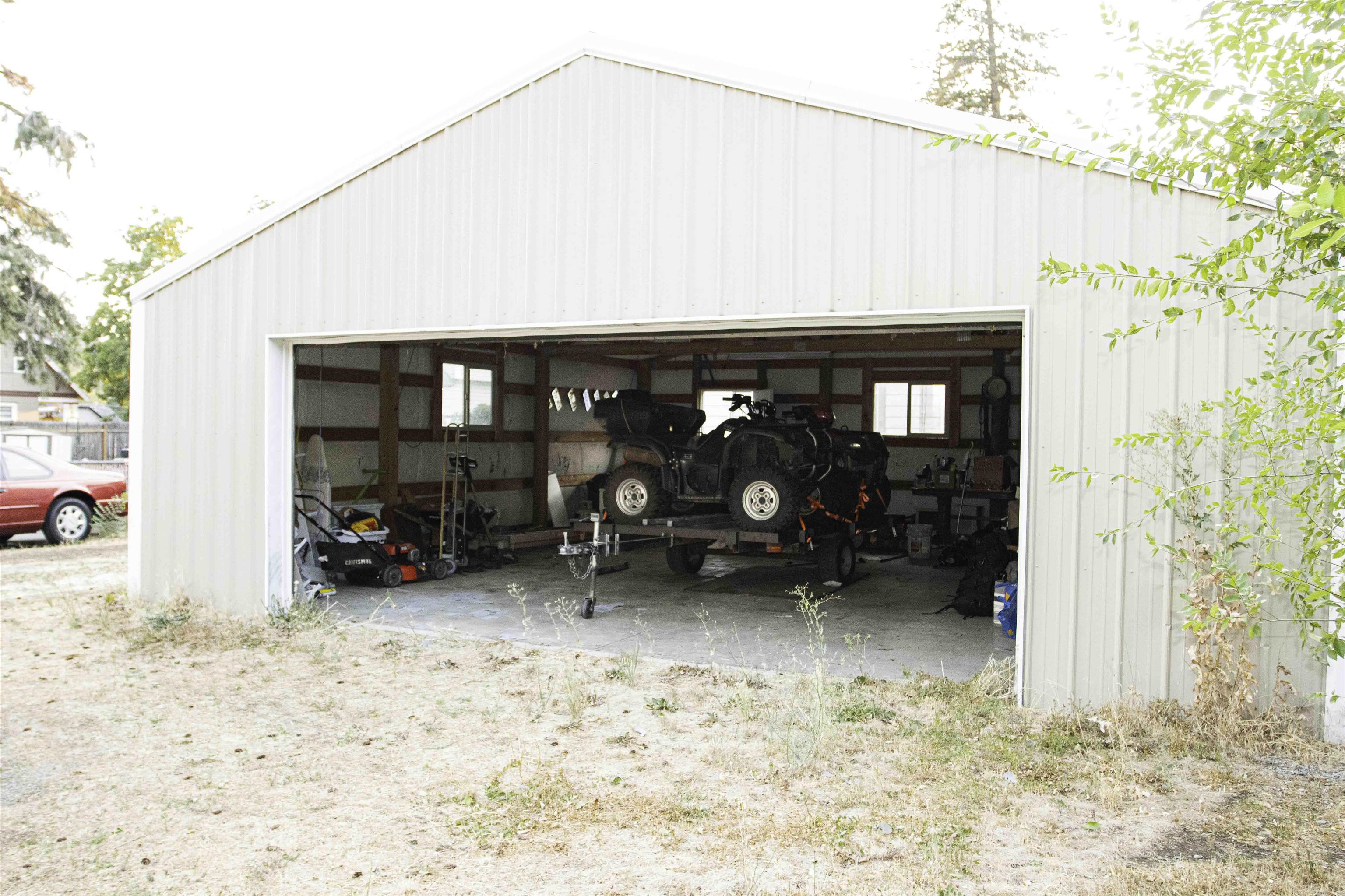323 S Fiske St - Photo 45