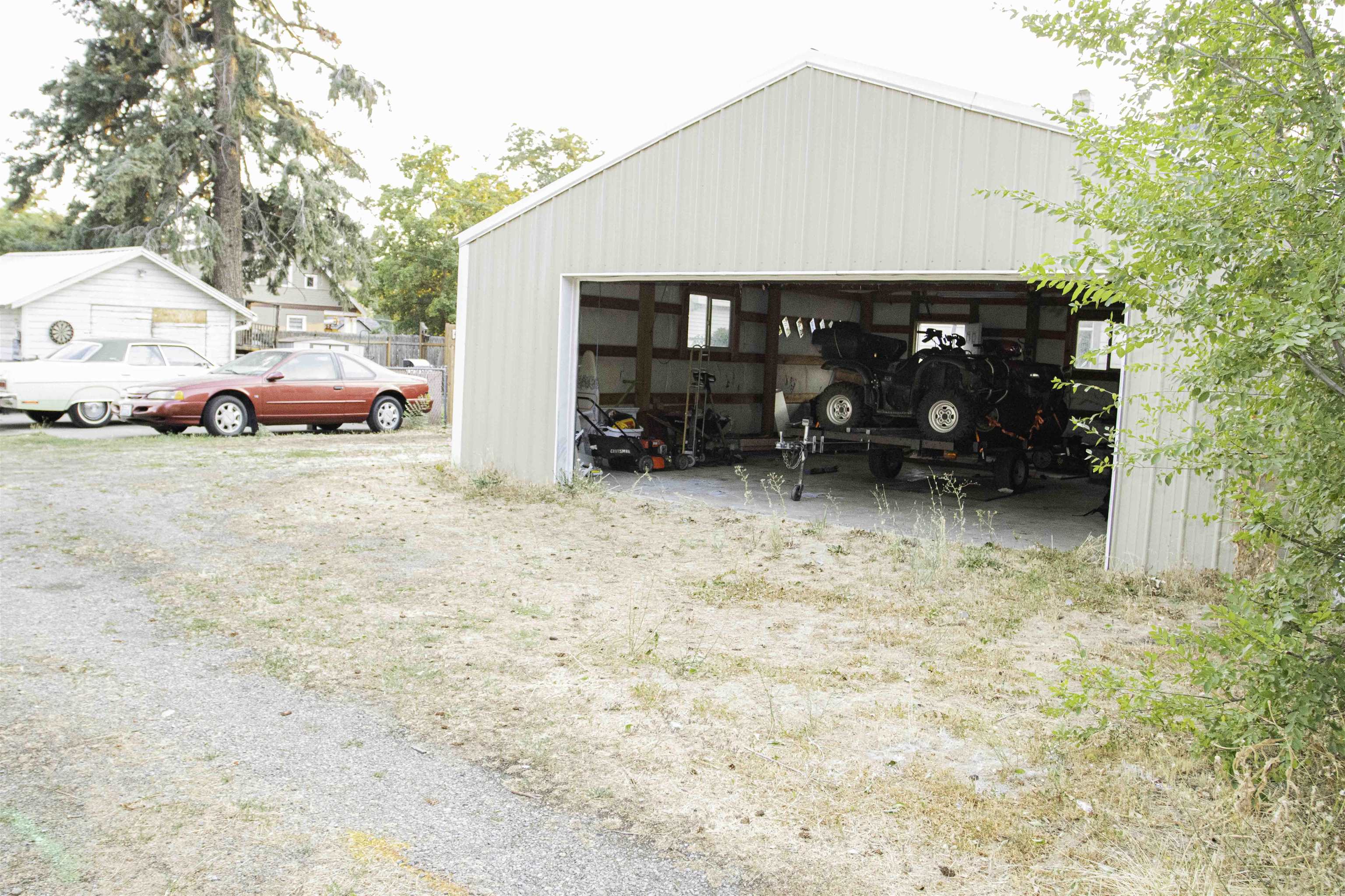 323 S Fiske St - Photo 46