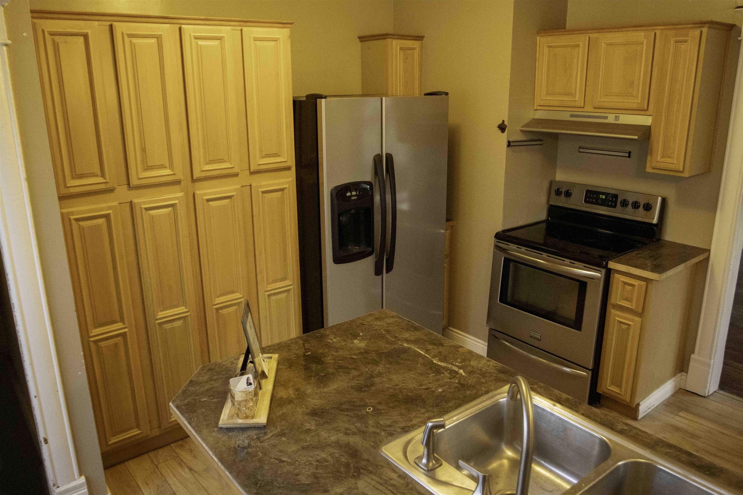 323 S Fiske St - Photo 13