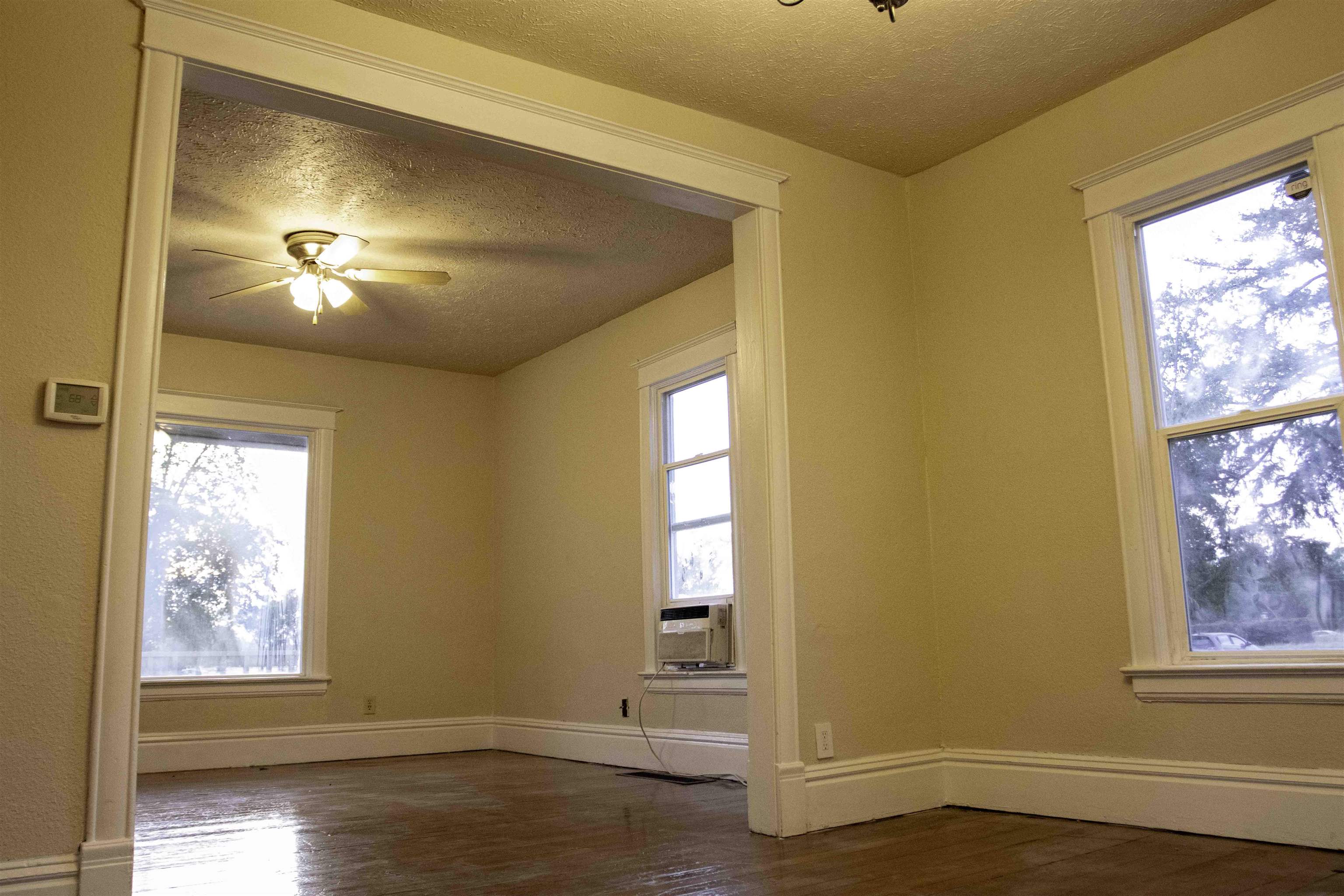 323 S Fiske St - Photo 15