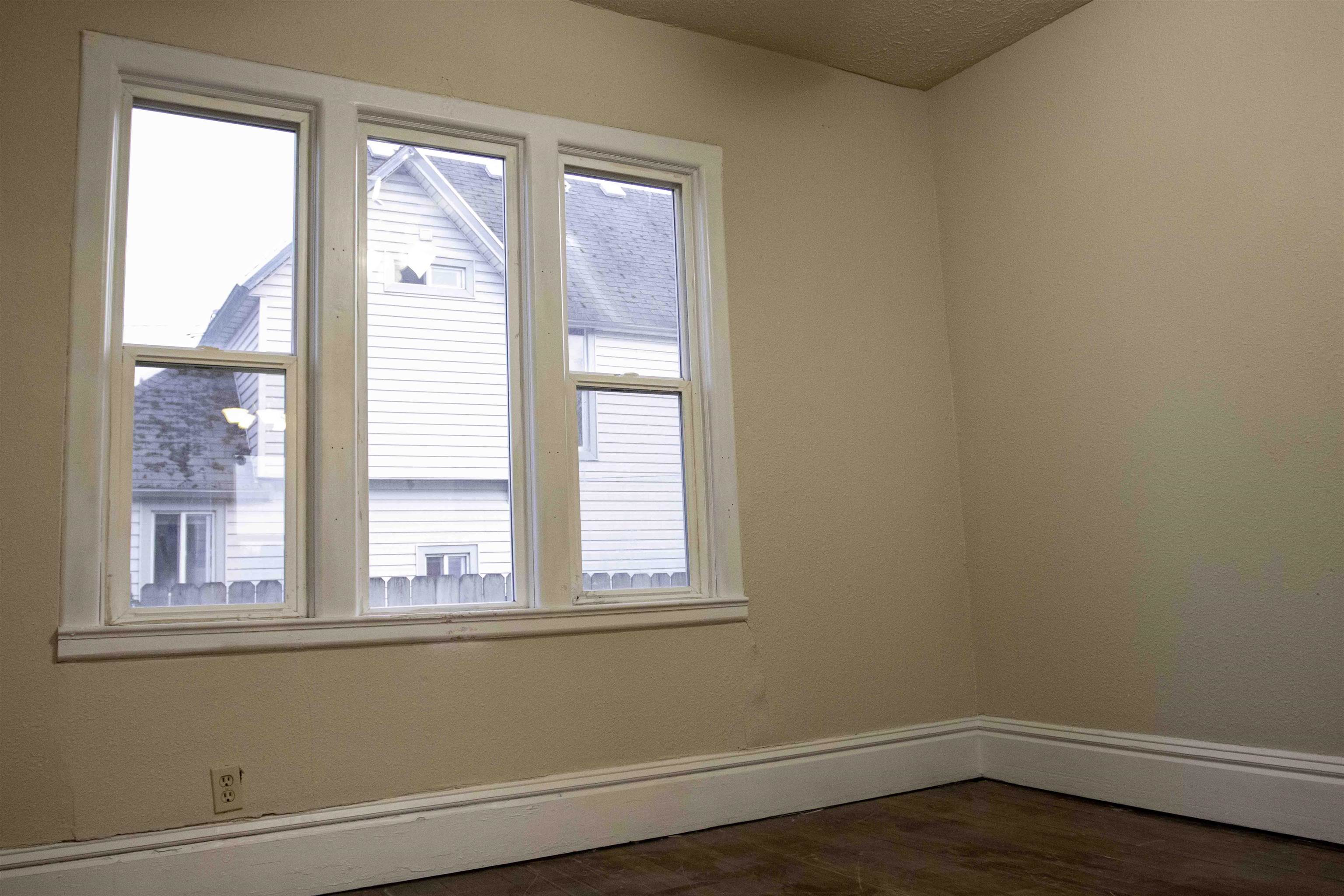323 S Fiske St - Photo 19