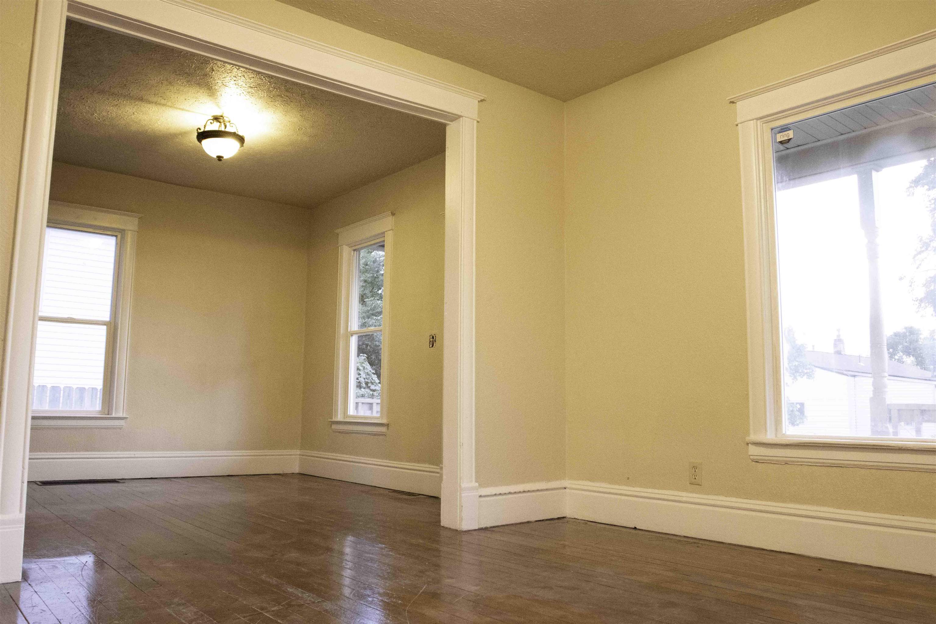 323 S Fiske St - Photo 14