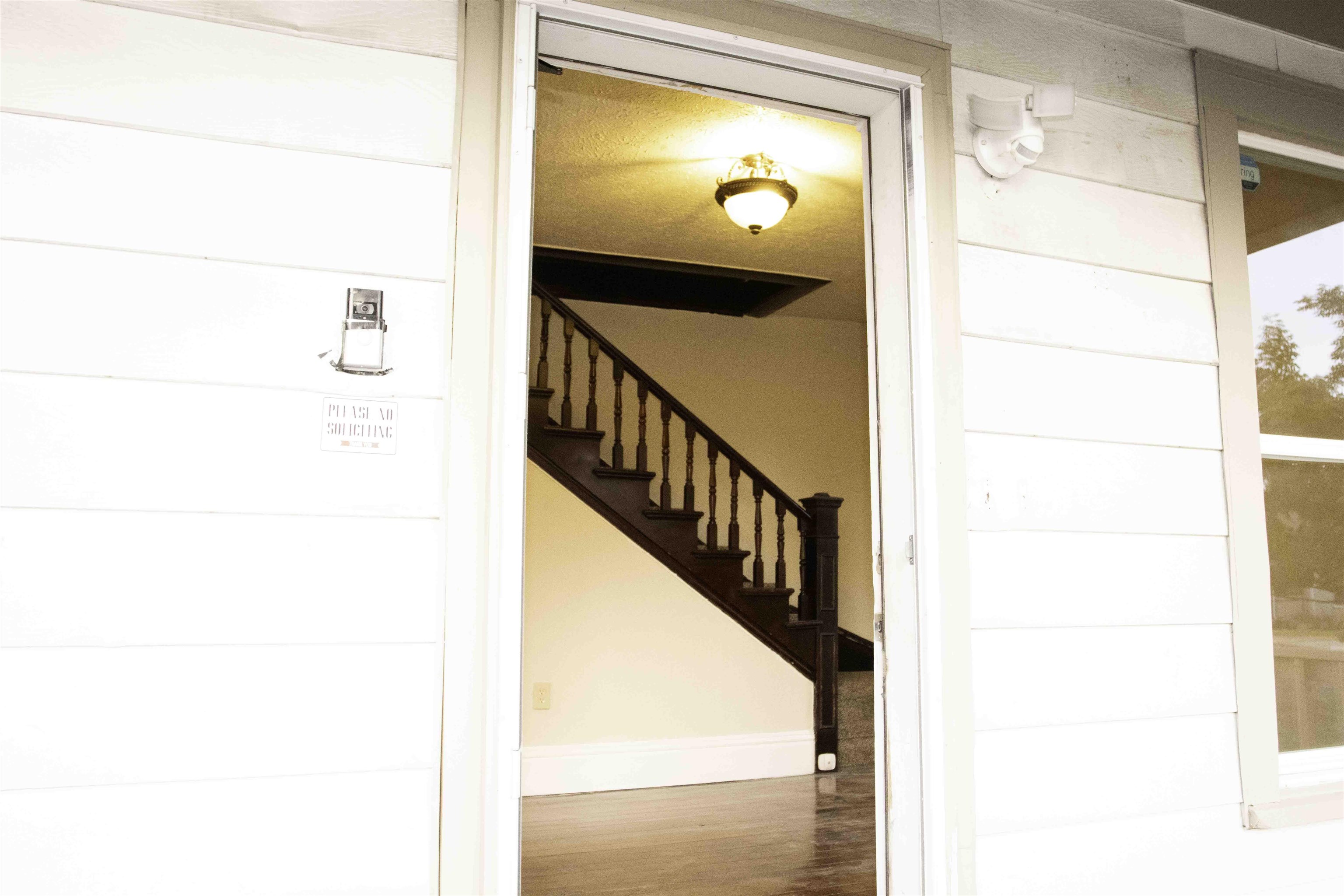 323 S Fiske St - Photo 4