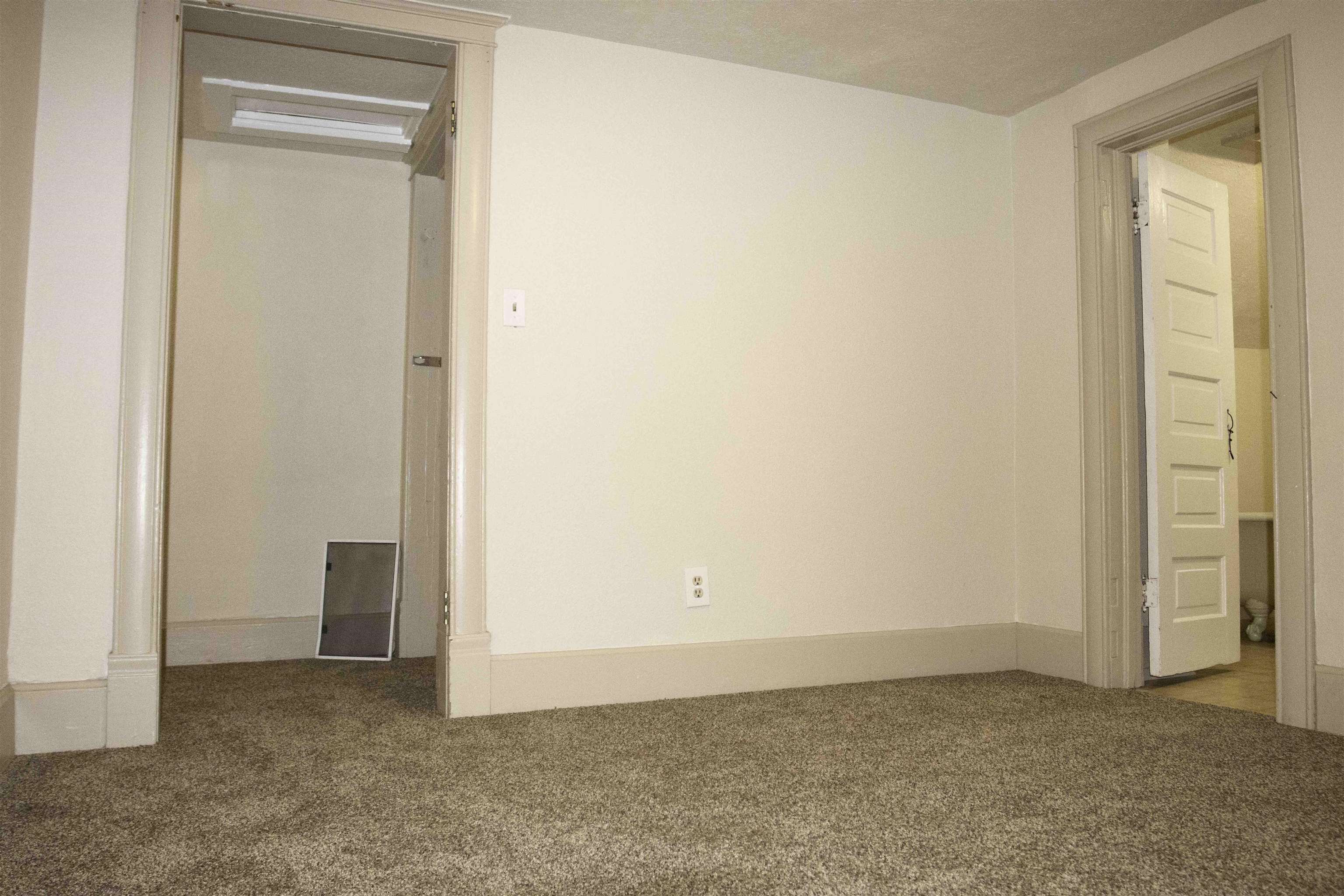 323 S Fiske St - Photo 33