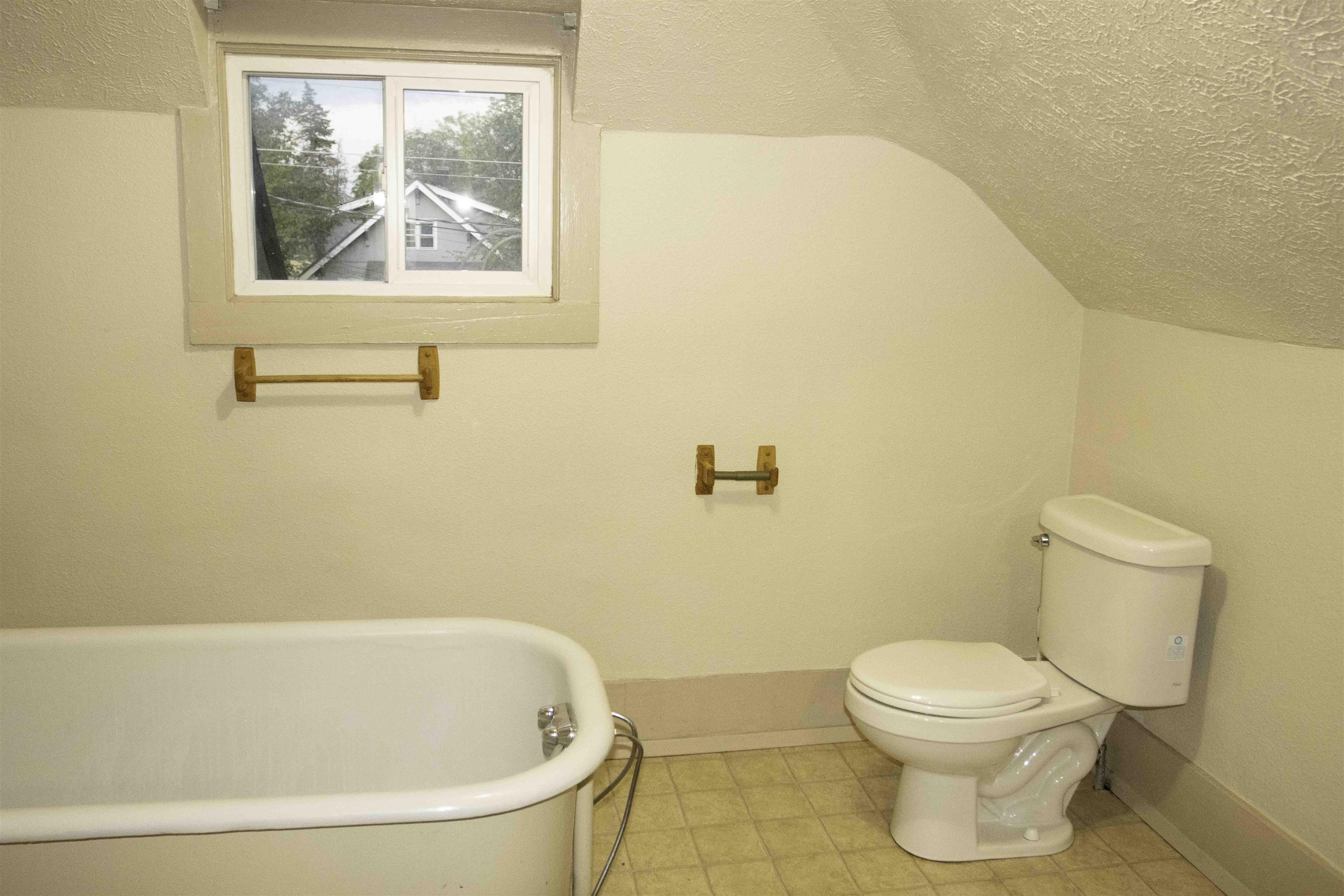323 S Fiske St - Photo 34