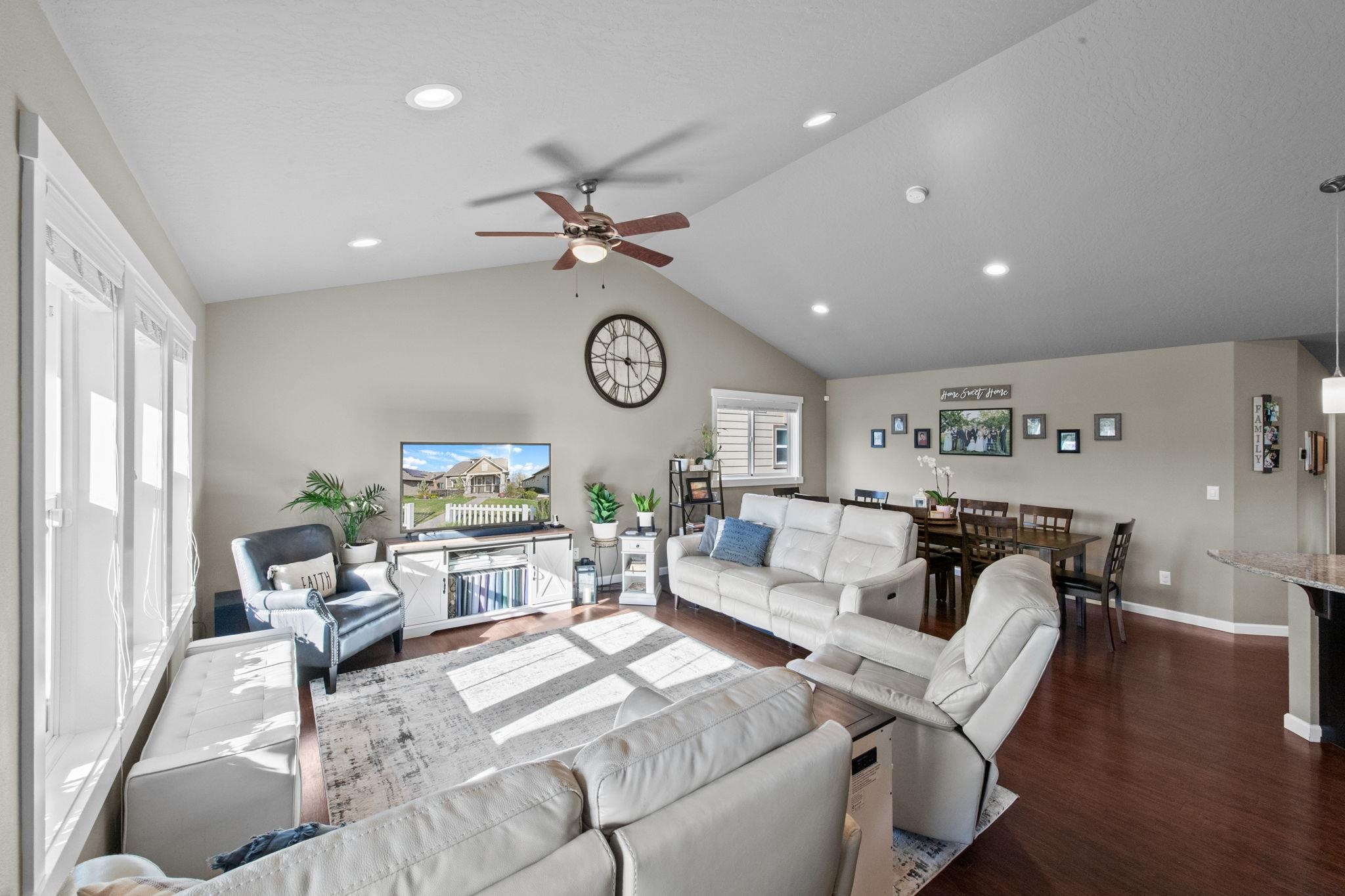 2027 W CENTENNIAL Way - Photo 25