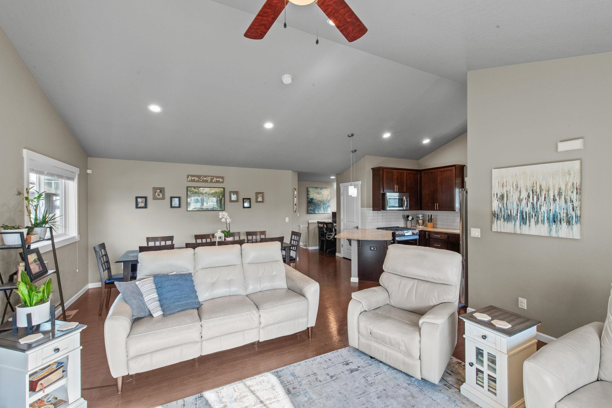 2027 W CENTENNIAL Way - Photo 29