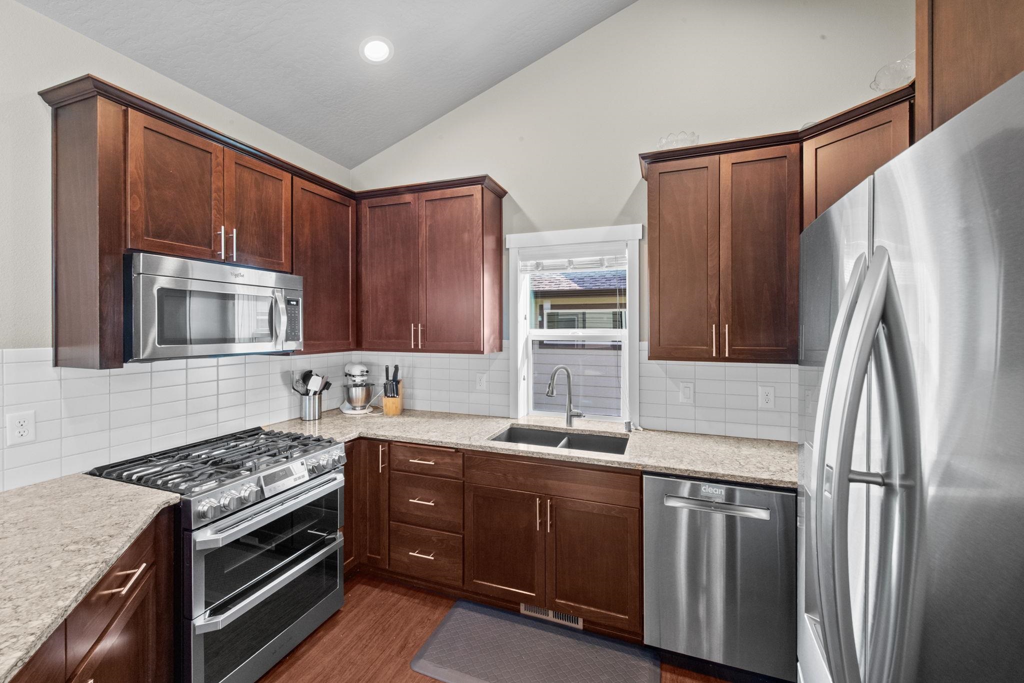 2027 W CENTENNIAL Way - Photo 33