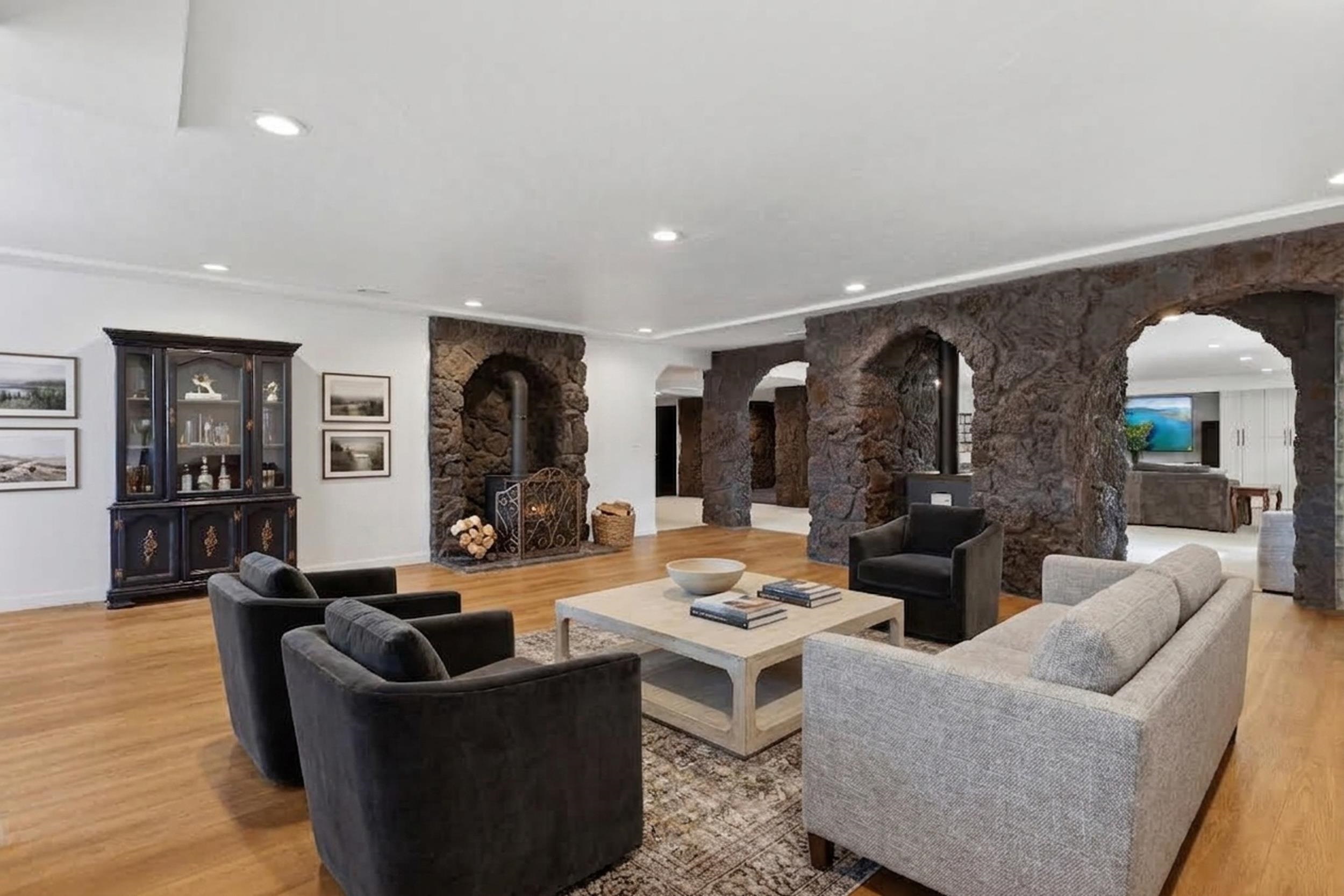 1627 W Courtland Ave - Photo 8