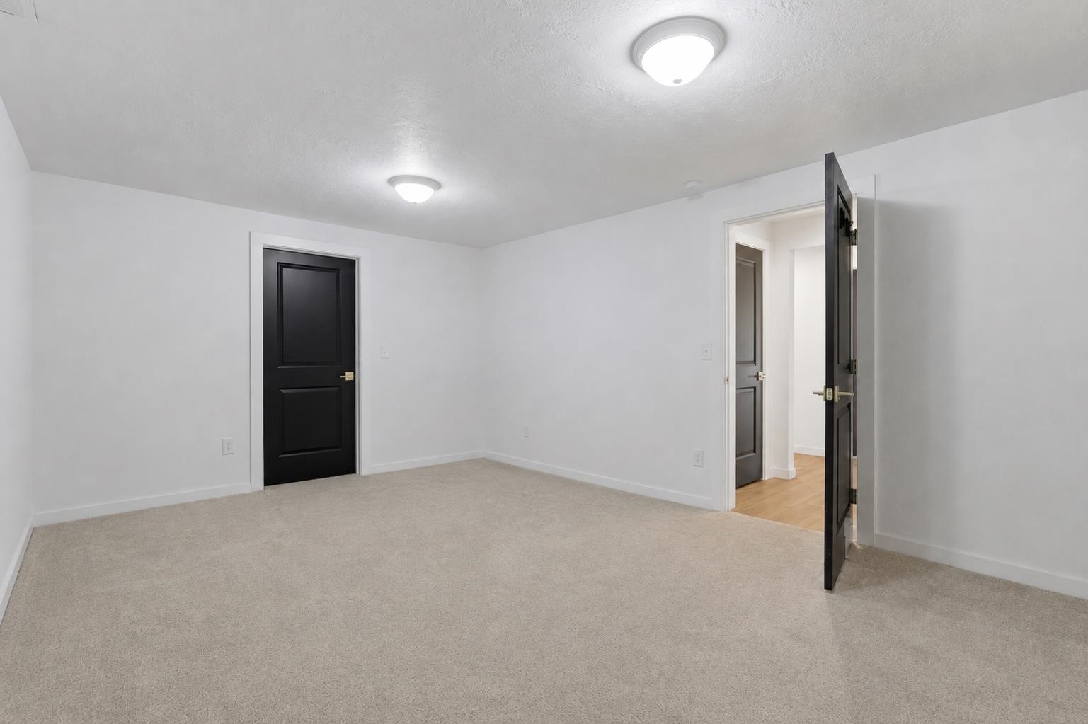 1627 W Courtland Ave - Photo 24
