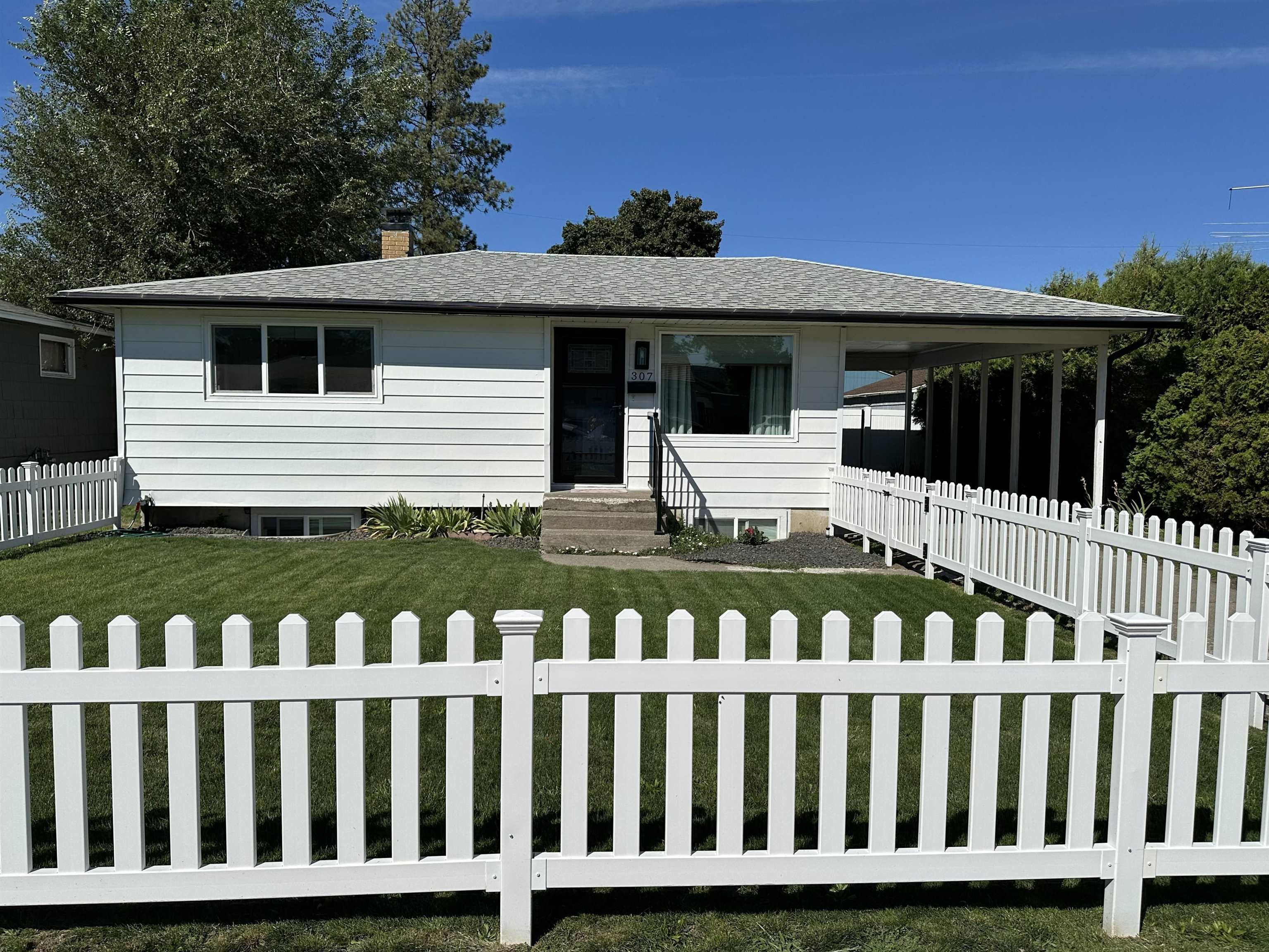 307 E Joseph Ave - Photo 1