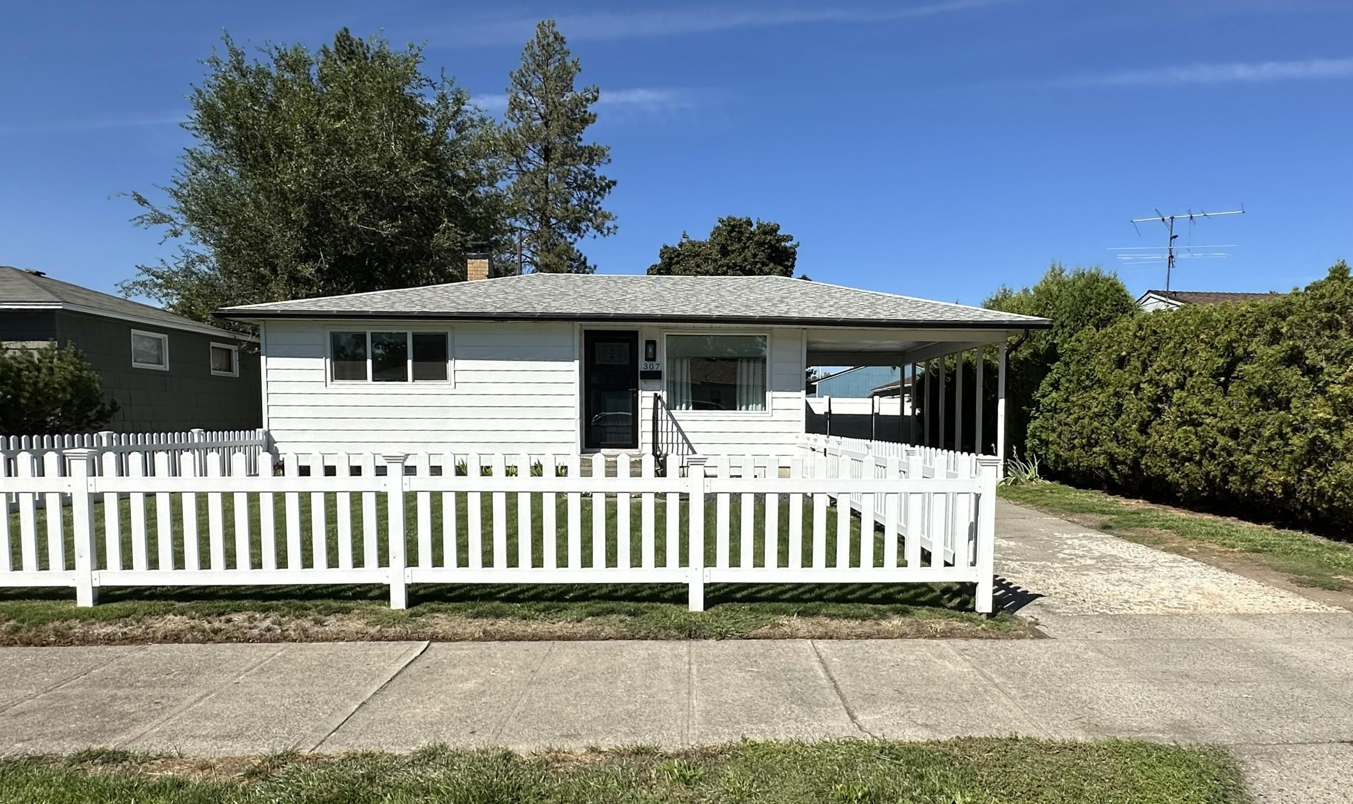 307 E Joseph Ave - Photo 2