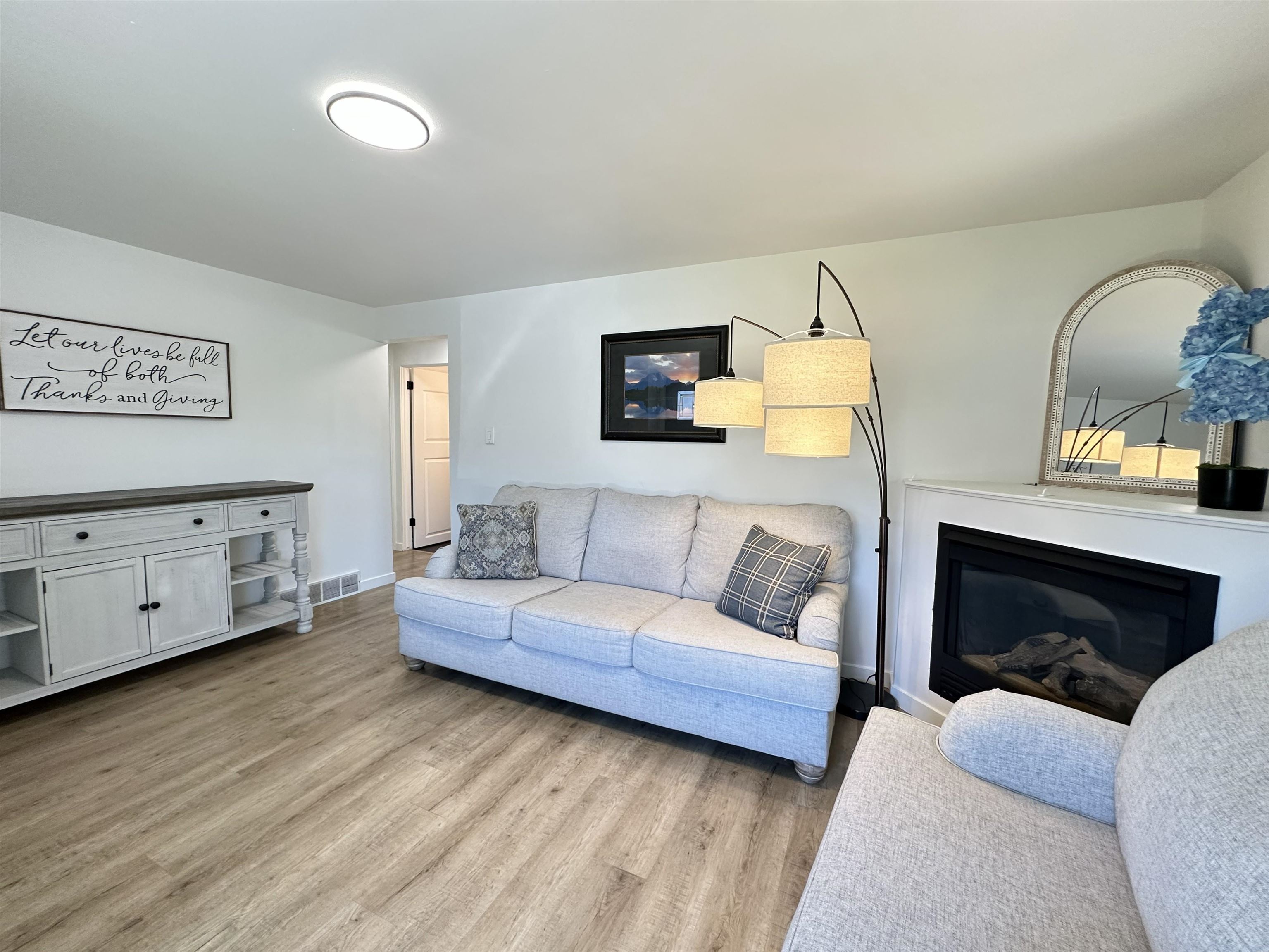 307 E Joseph Ave - Photo 4