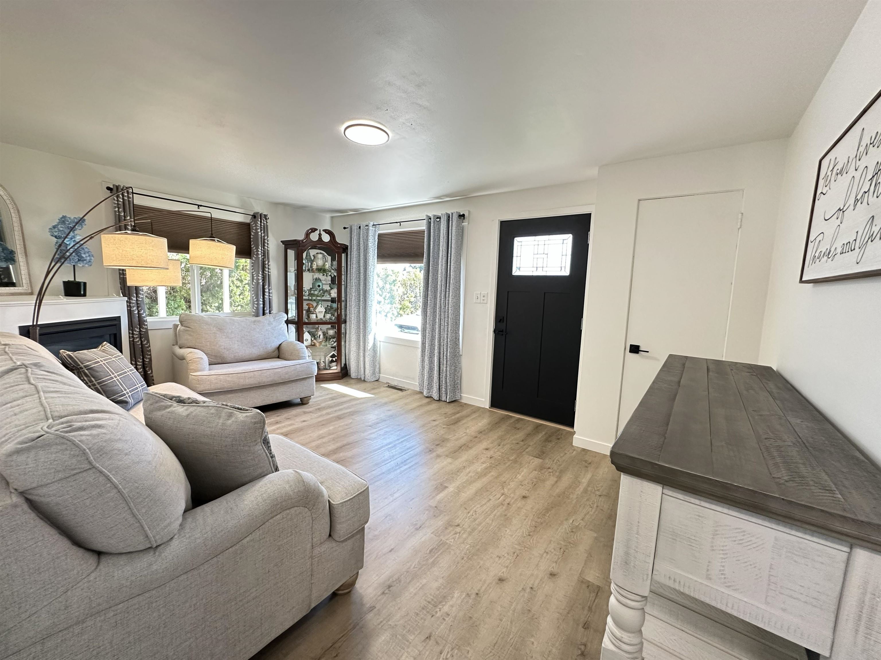 307 E Joseph Ave - Photo 3