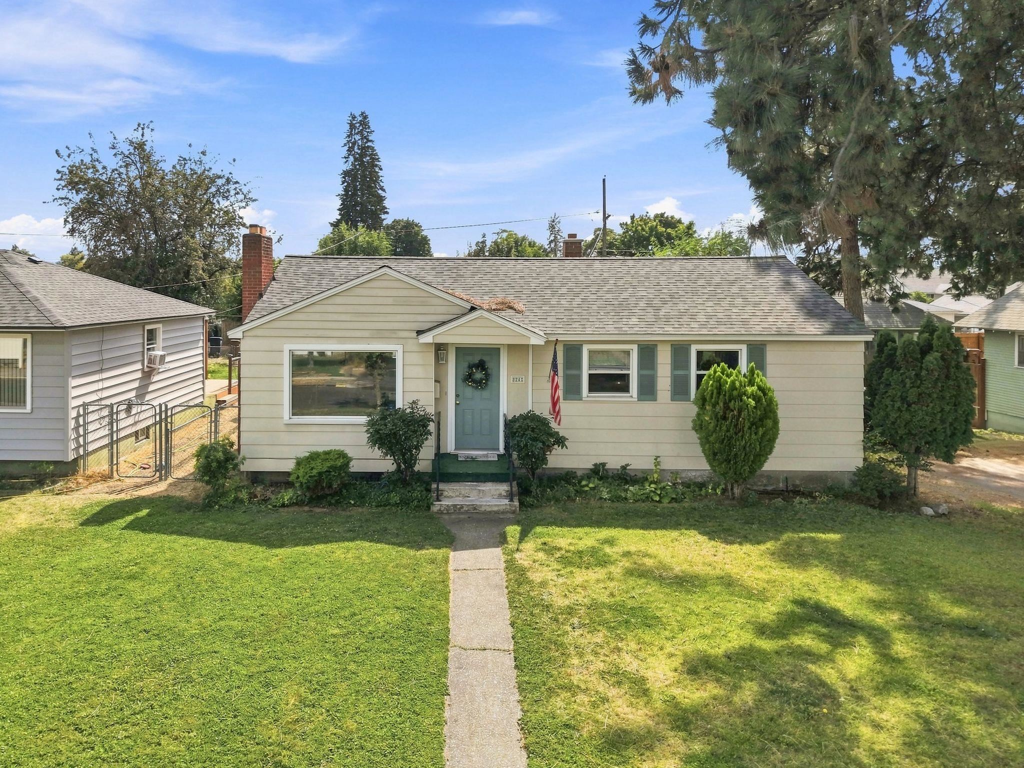 824 E Sanson Ave - Photo 1