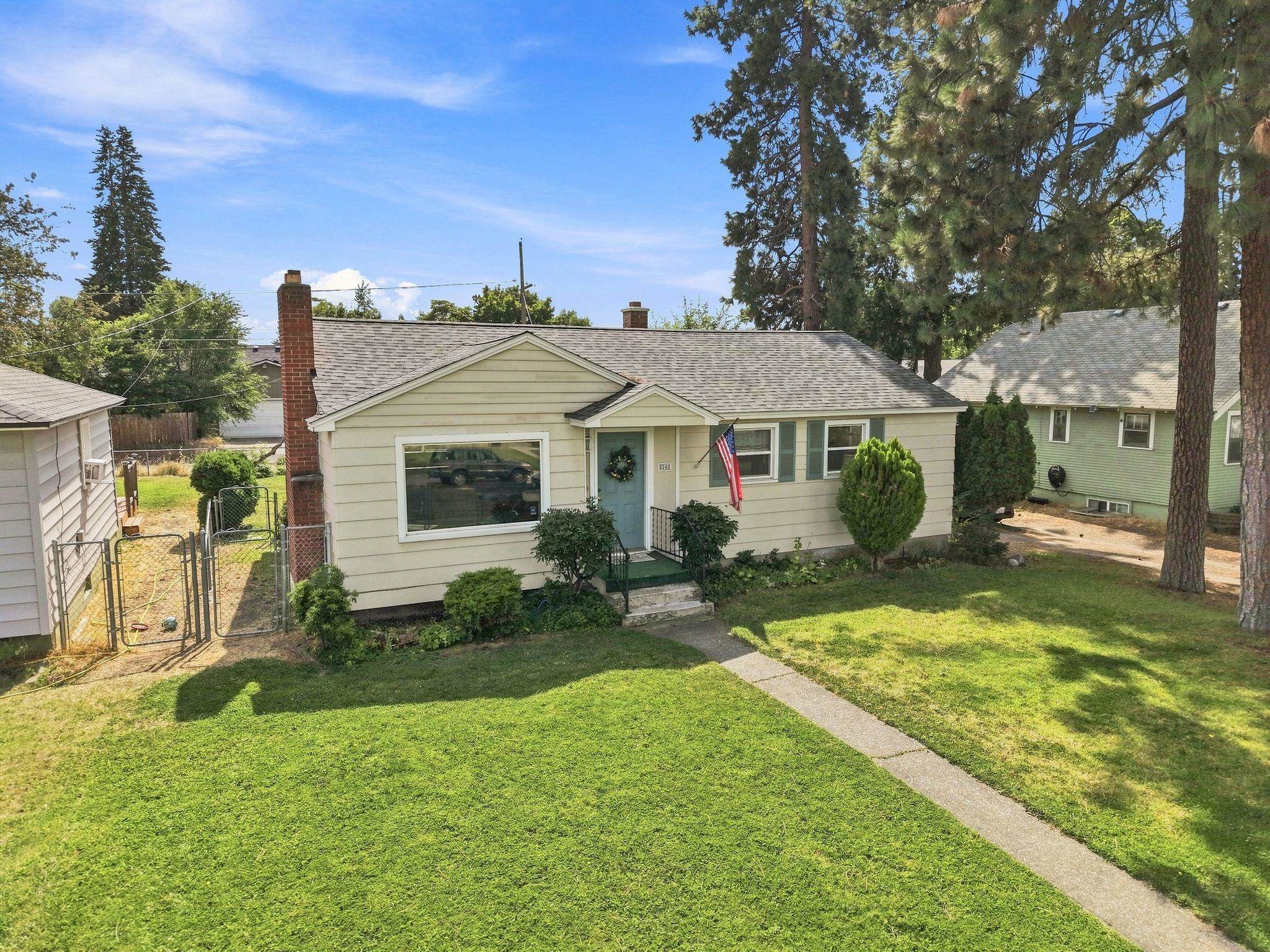824 E Sanson Ave - Photo 2
