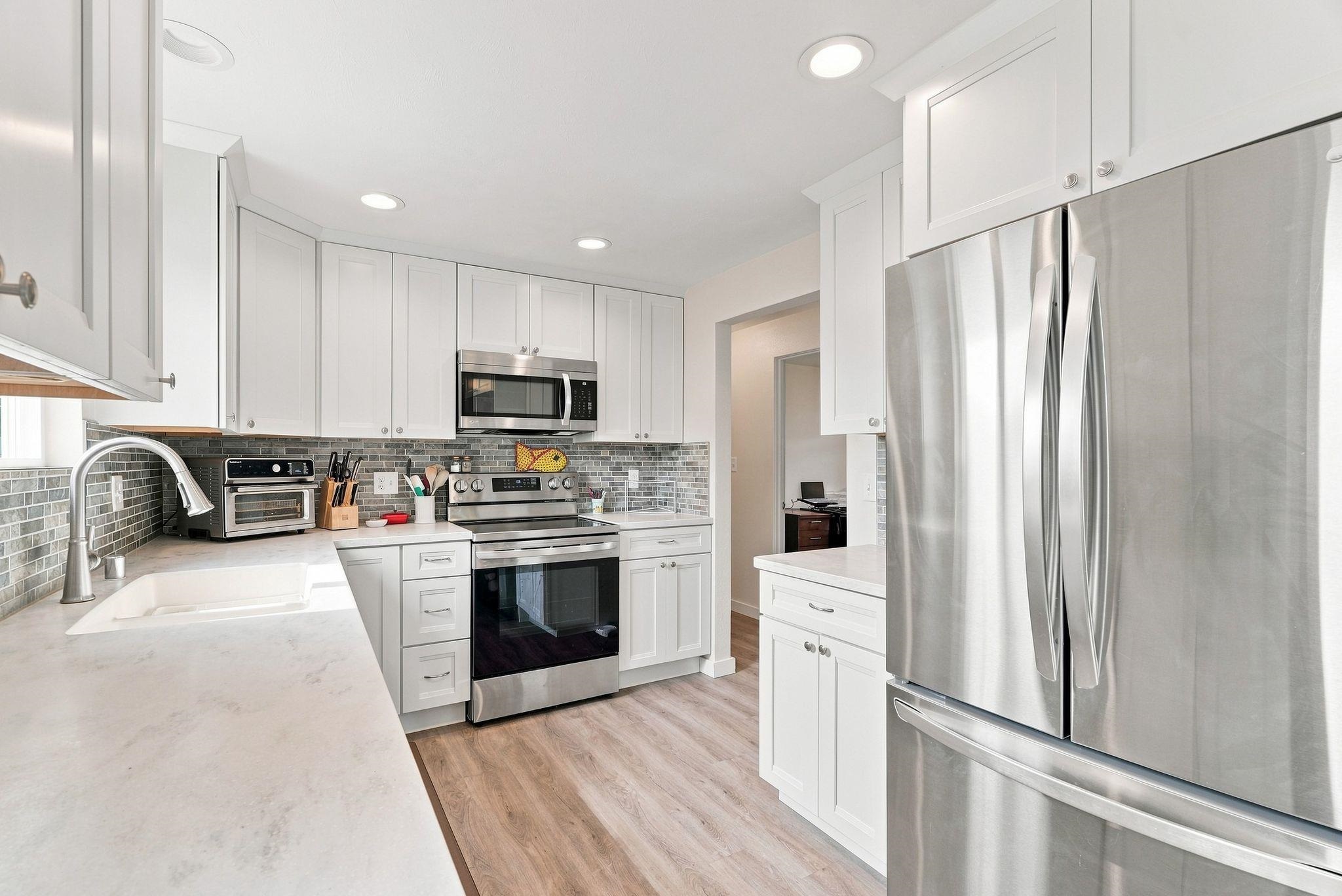 824 E Sanson Ave - Photo 11