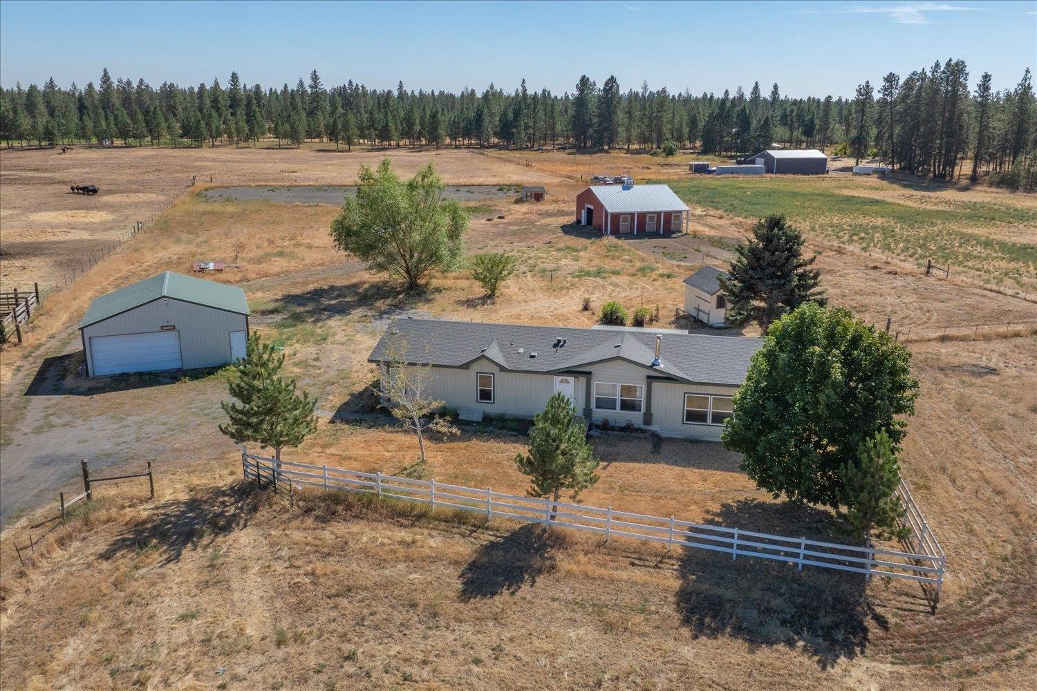 1117 W Paradise Rd - Photo 1