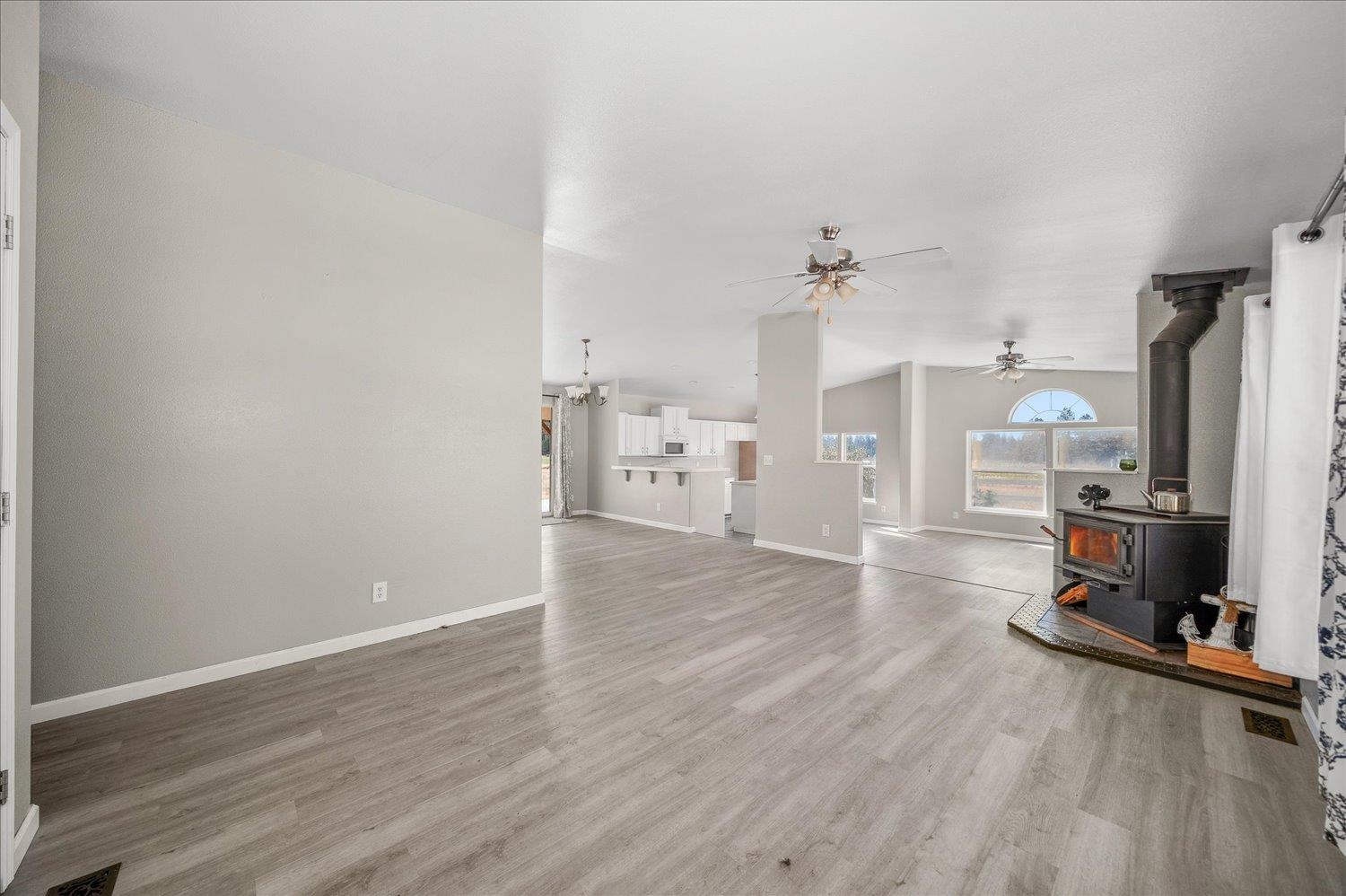 1117 W Paradise Rd - Photo 3