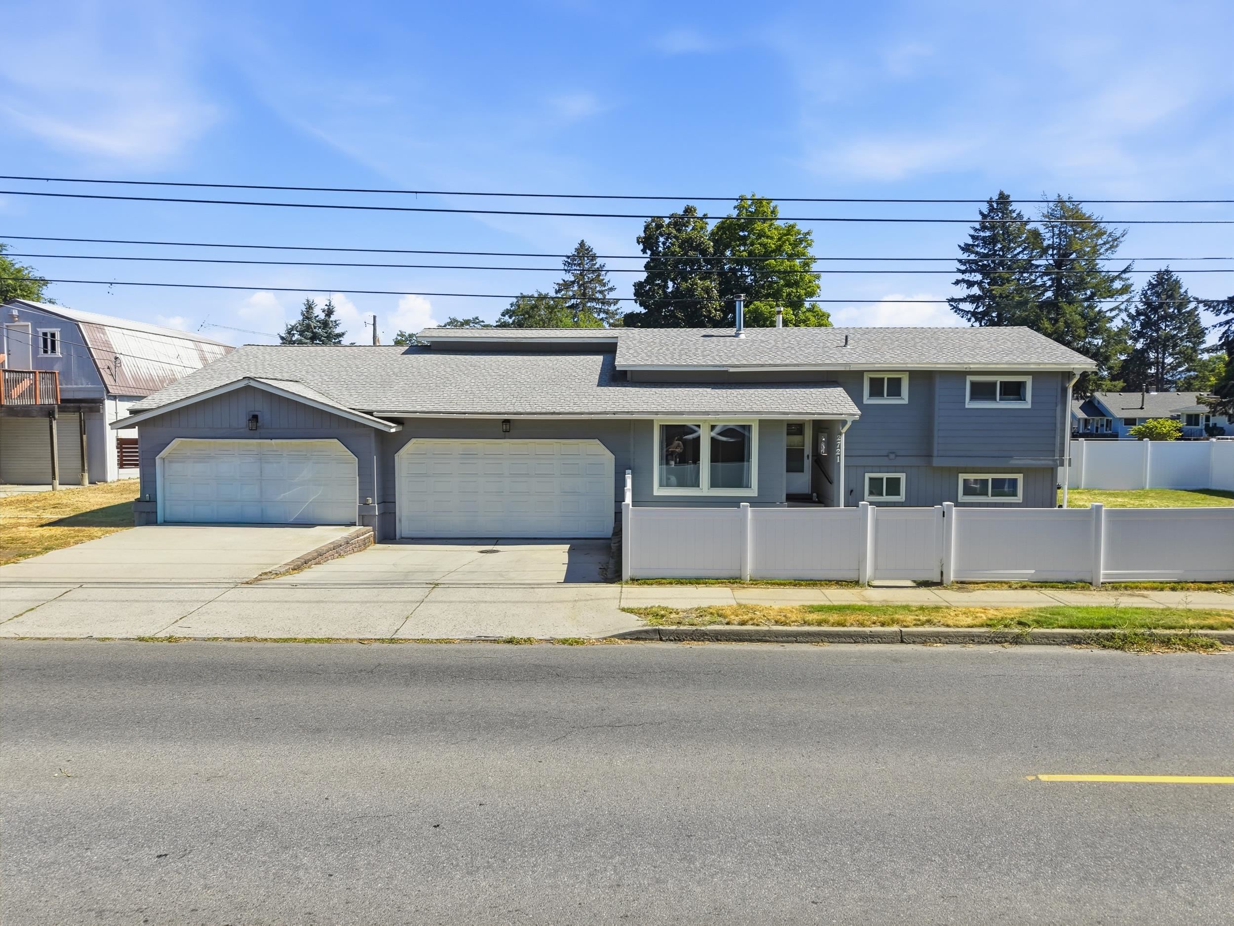 2721 S FREYA St - Photo 2