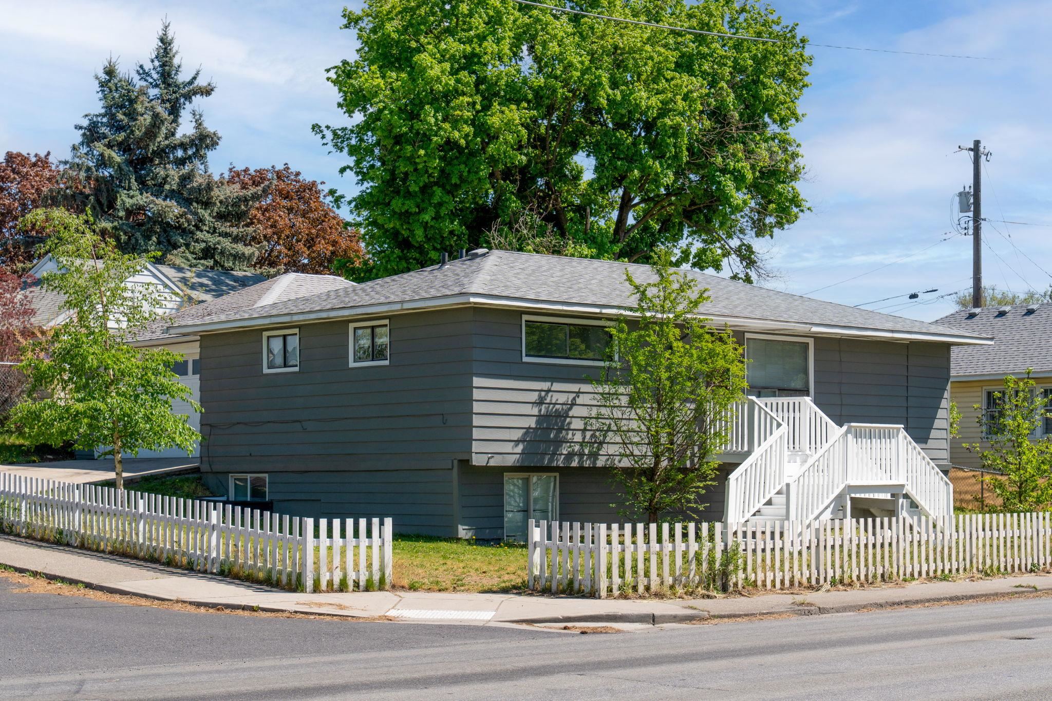 5724 N Nevada St - Photo 2