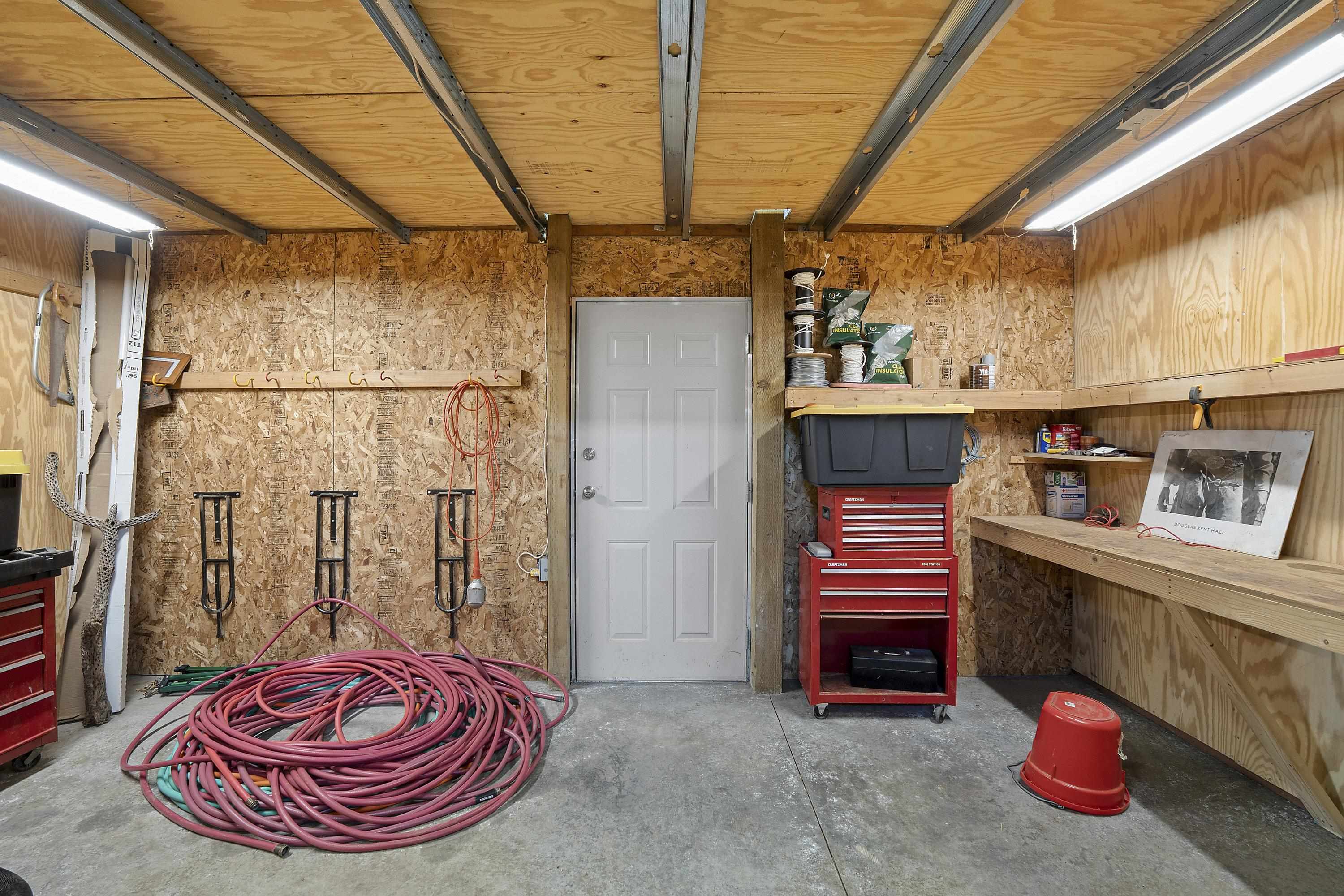 4127 S Sullivan Rd - Photo 32