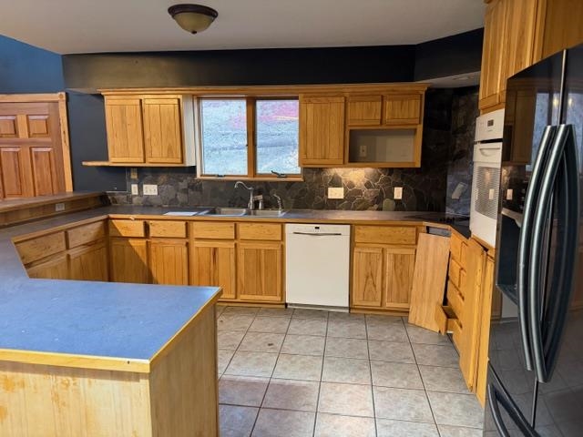 4395 Hesseltine Rd - Photo 3