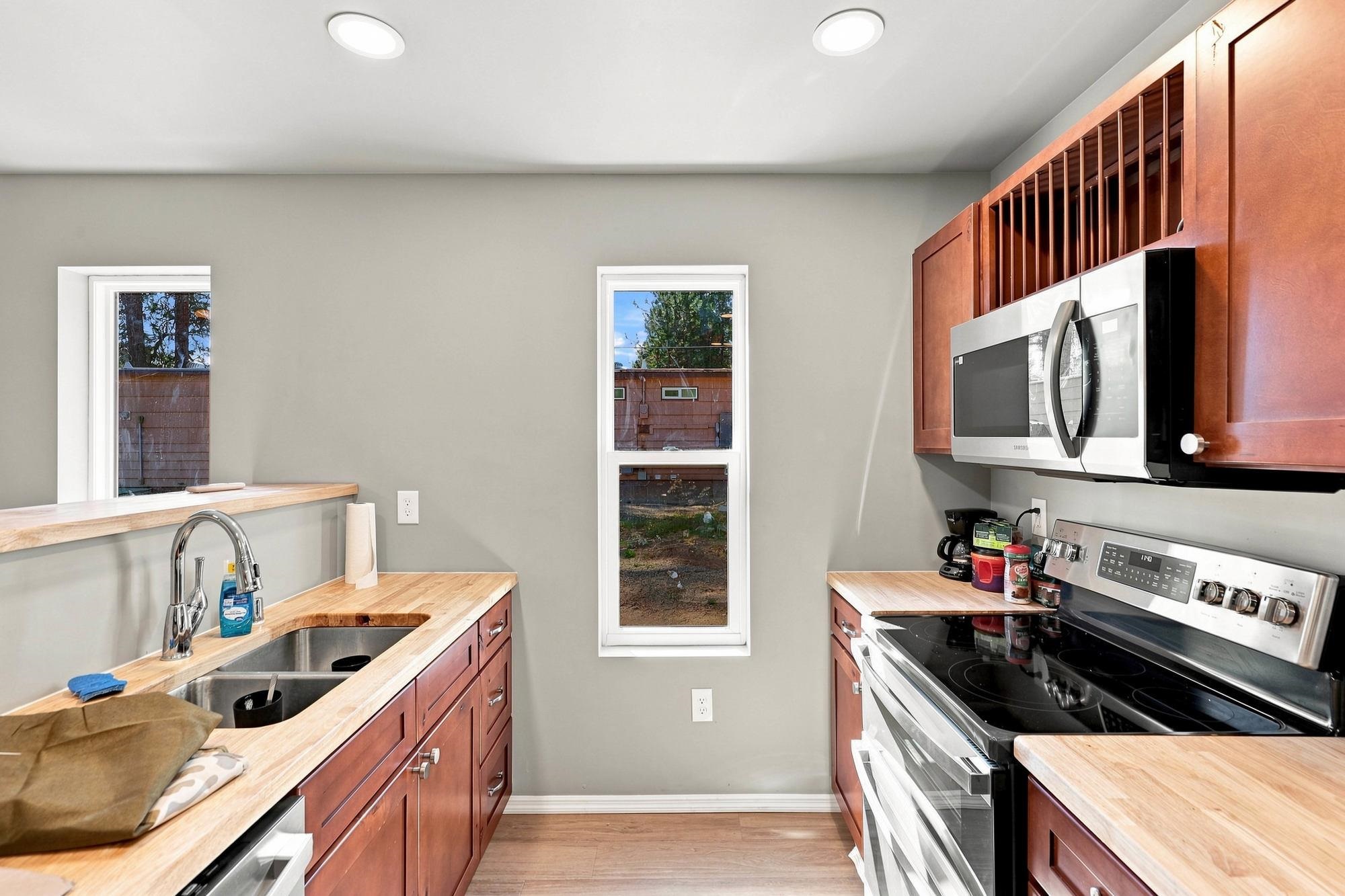 1352 S Lindeke St - Photo 9