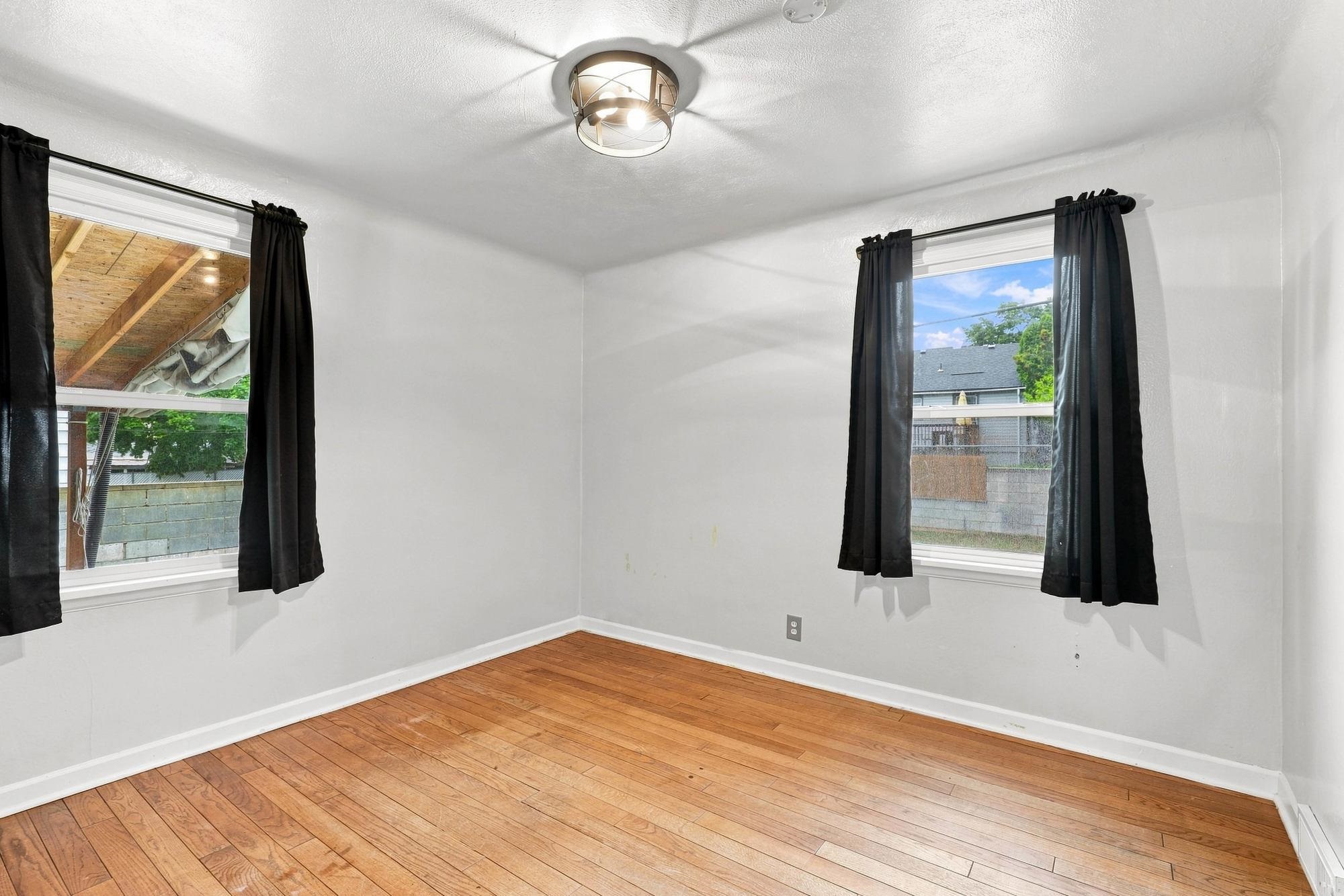 2630 W Lacrosse Ave - Photo 15