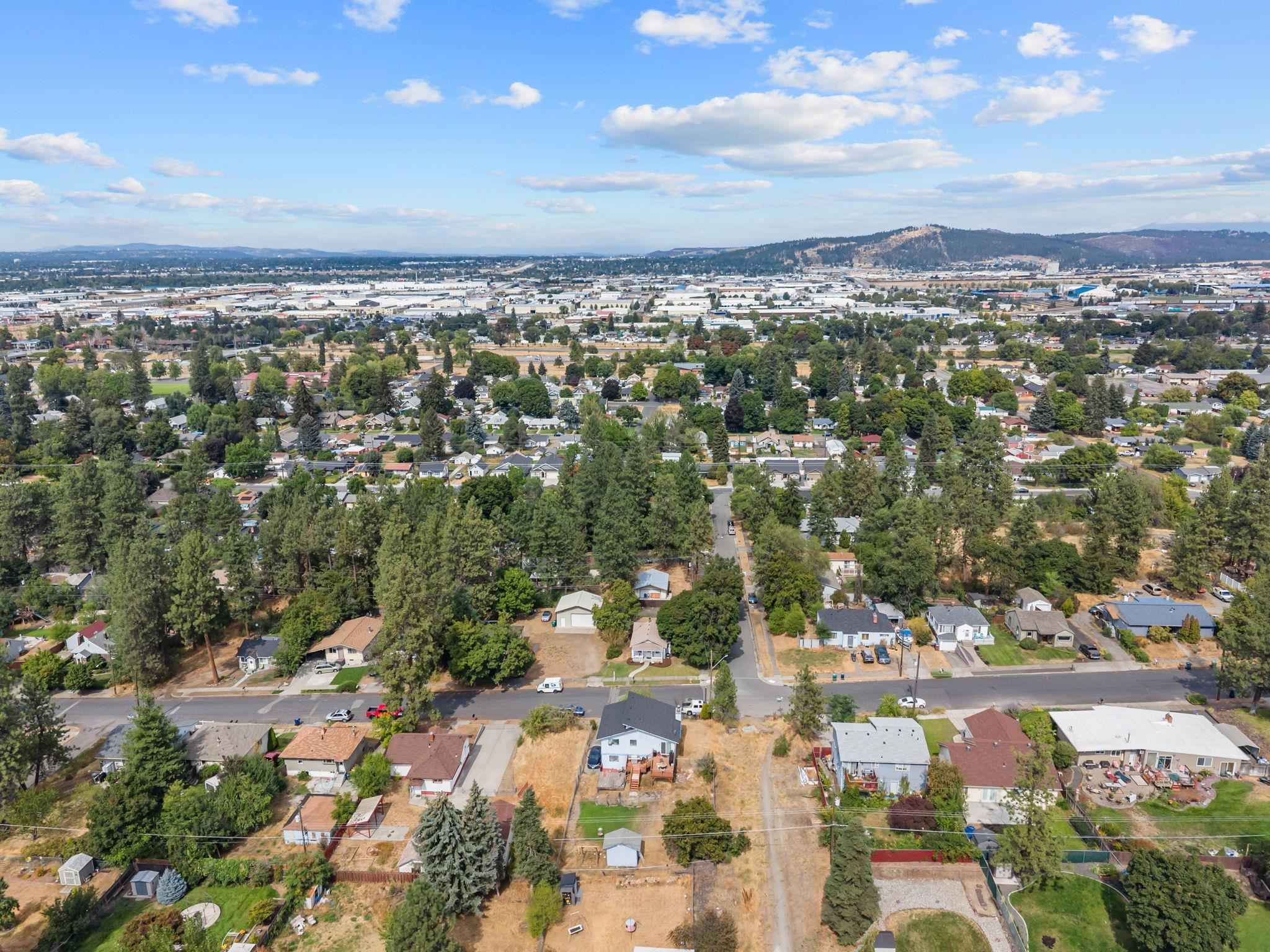 3929 E 8th Ave - Photo 38