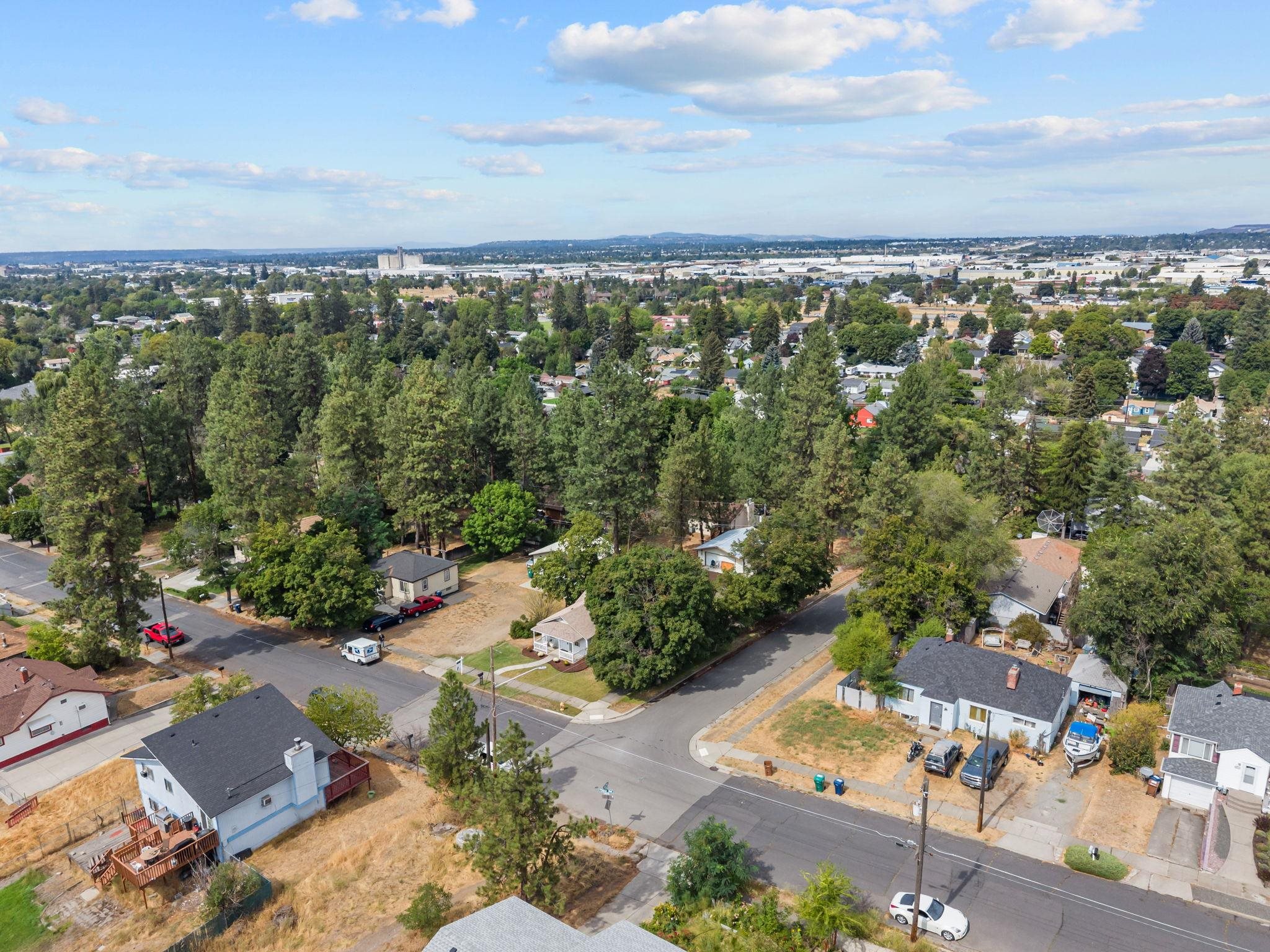 3929 E 8th Ave - Photo 40