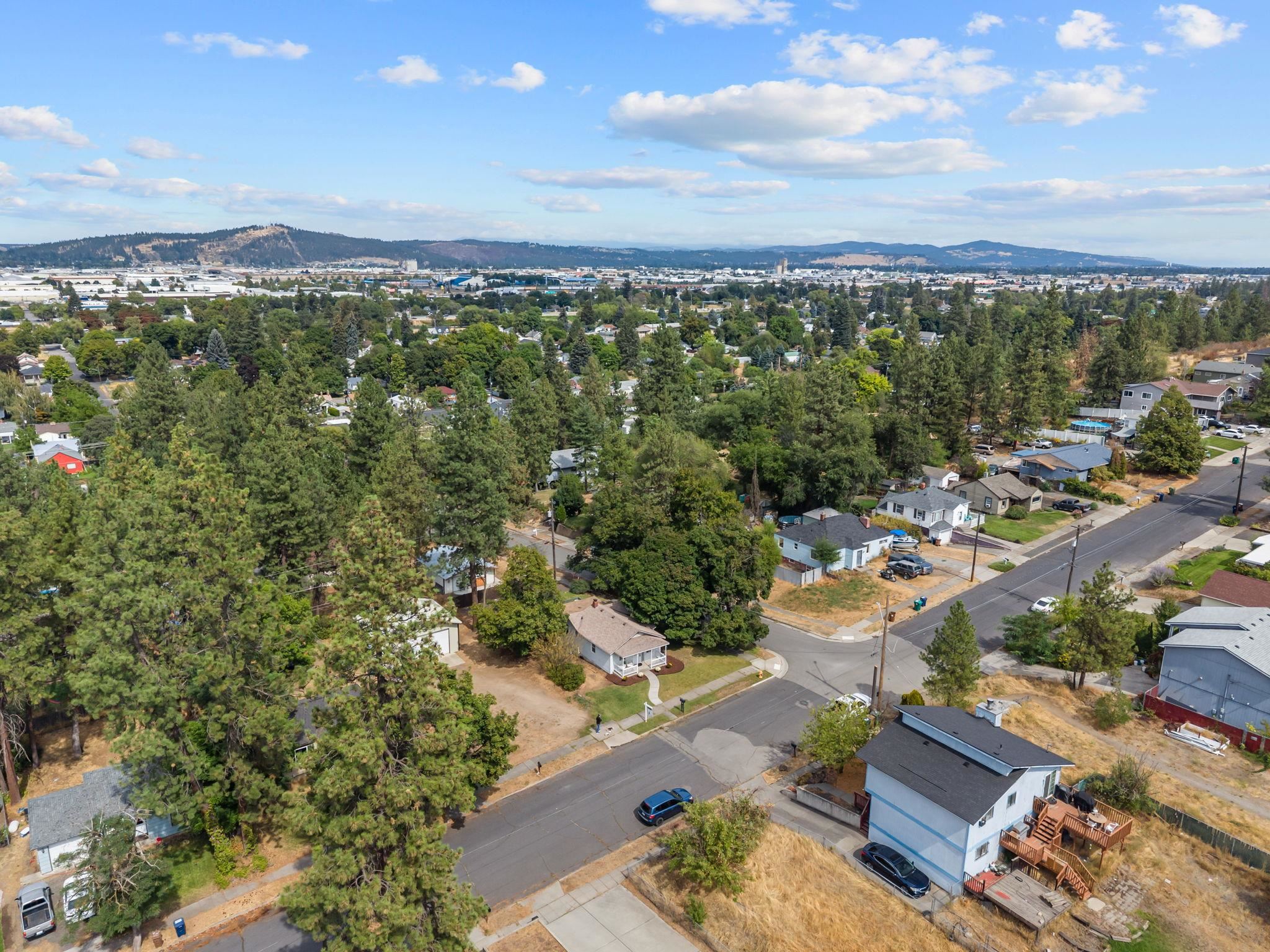 3929 E 8th Ave - Photo 41
