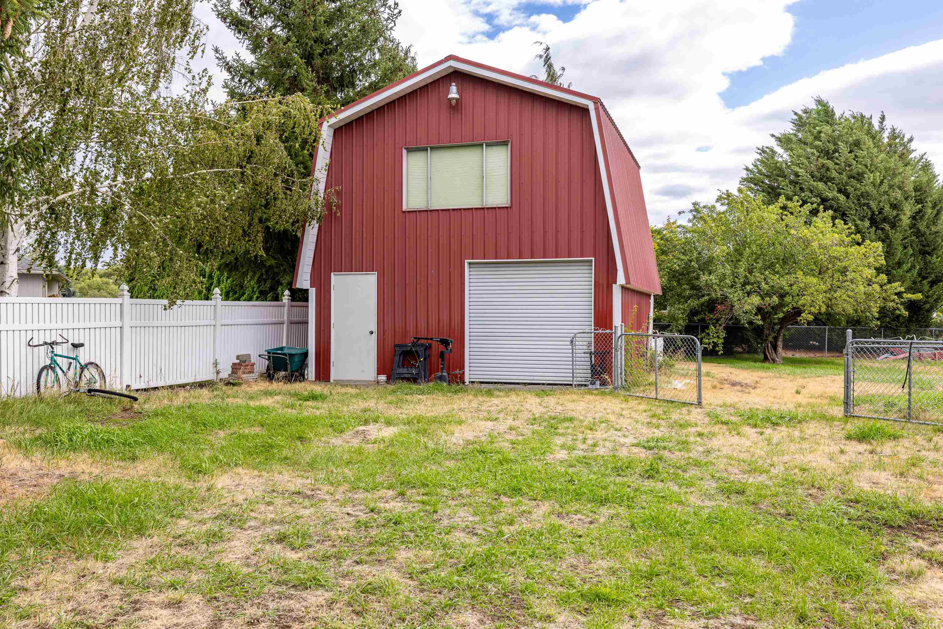 1007 S Barker Rd - Photo 4