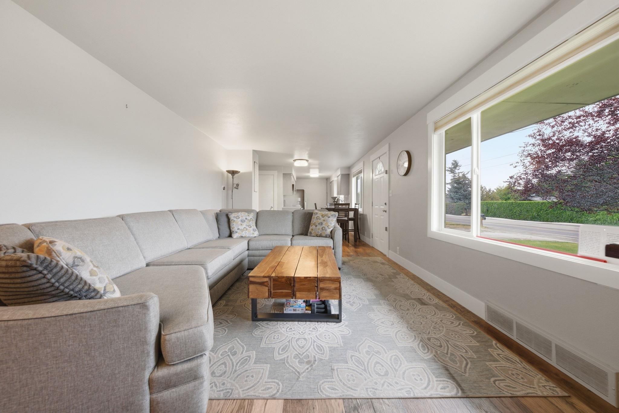 11820 E Mission Ave - Photo 4