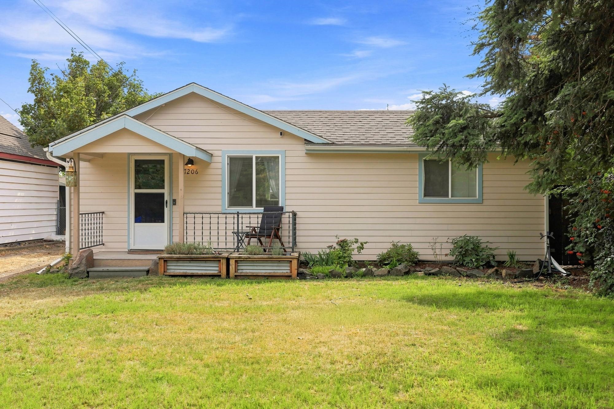 7206 E Euclid Ave - Photo 1
