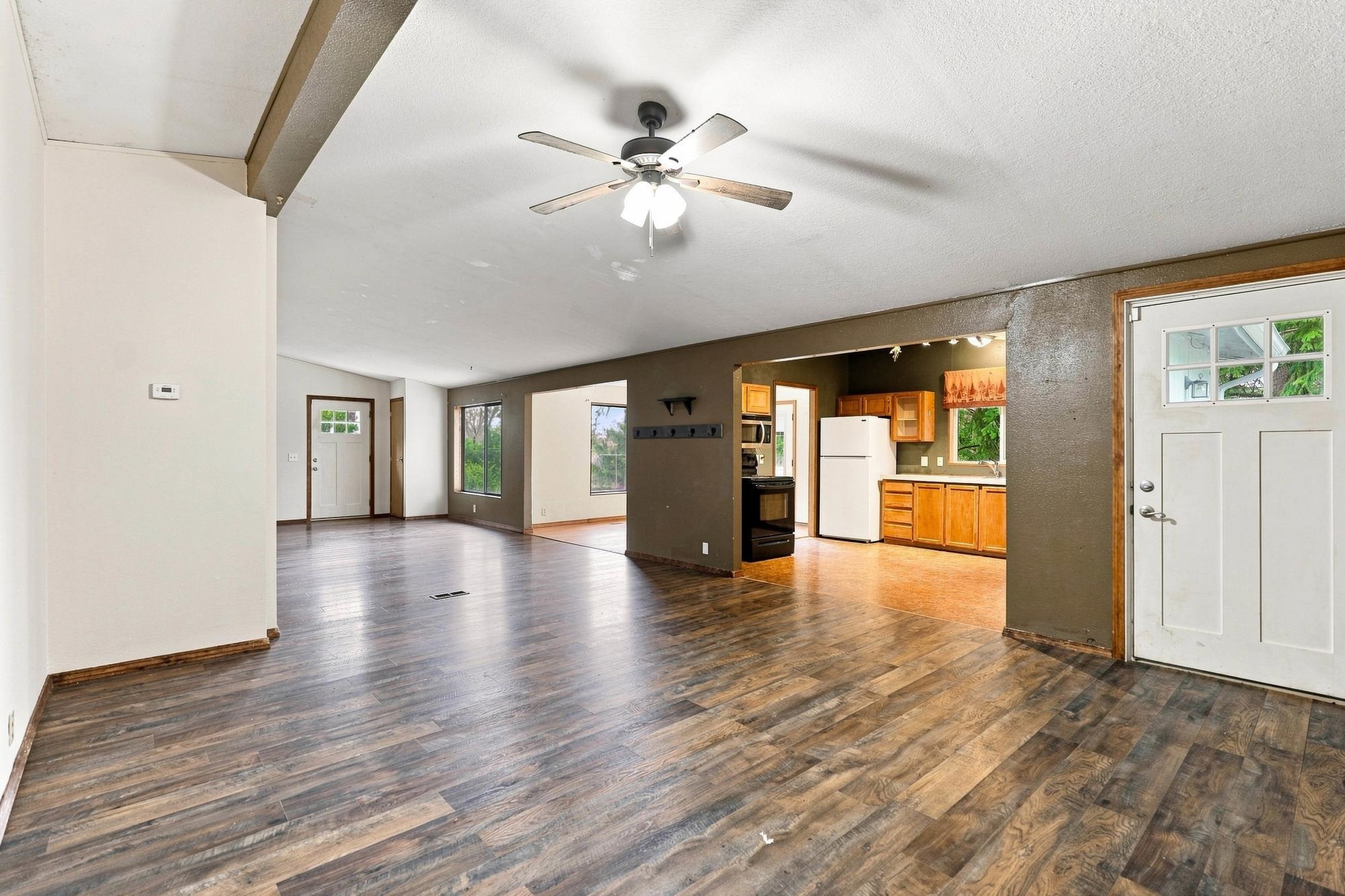 17312 E Judkins Rd - Photo 3