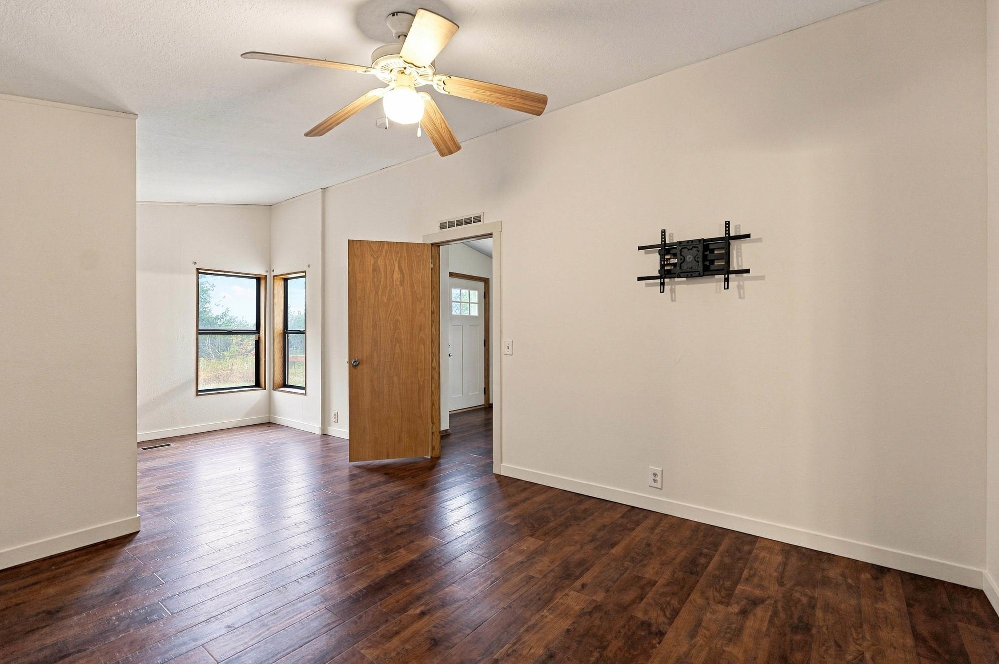 17312 E Judkins Rd - Photo 9