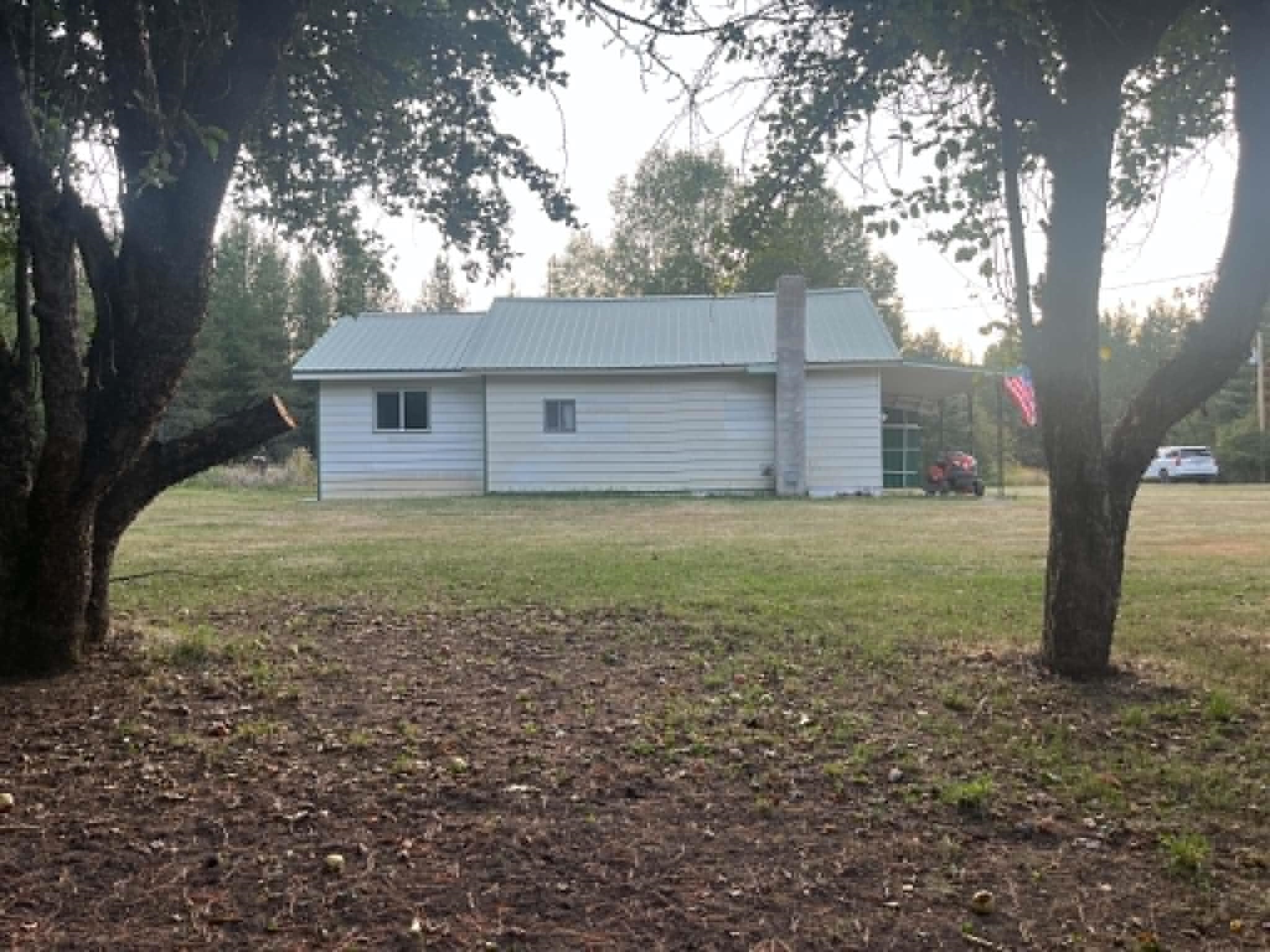 229 W Chippewa Ave - Photo 2