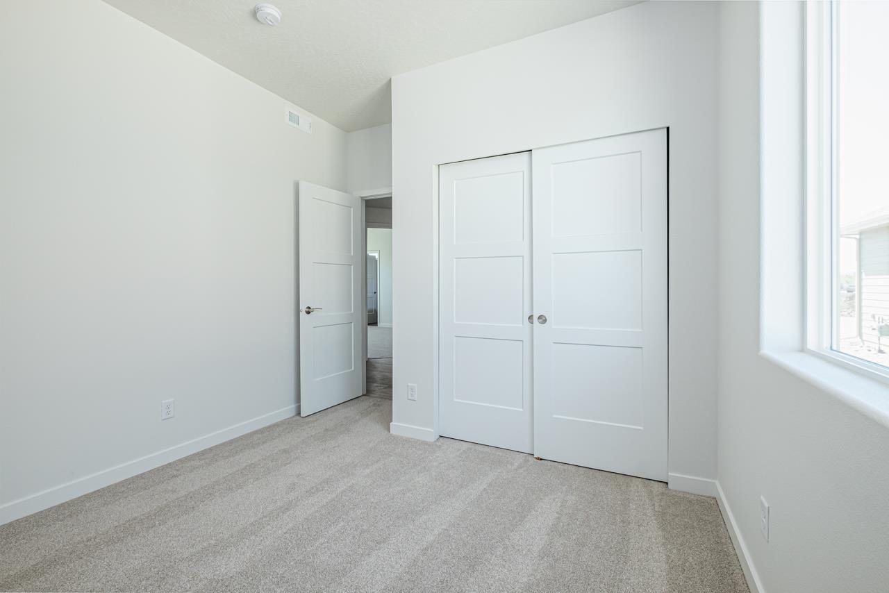 2575 N Rydal Ln - Photo 9