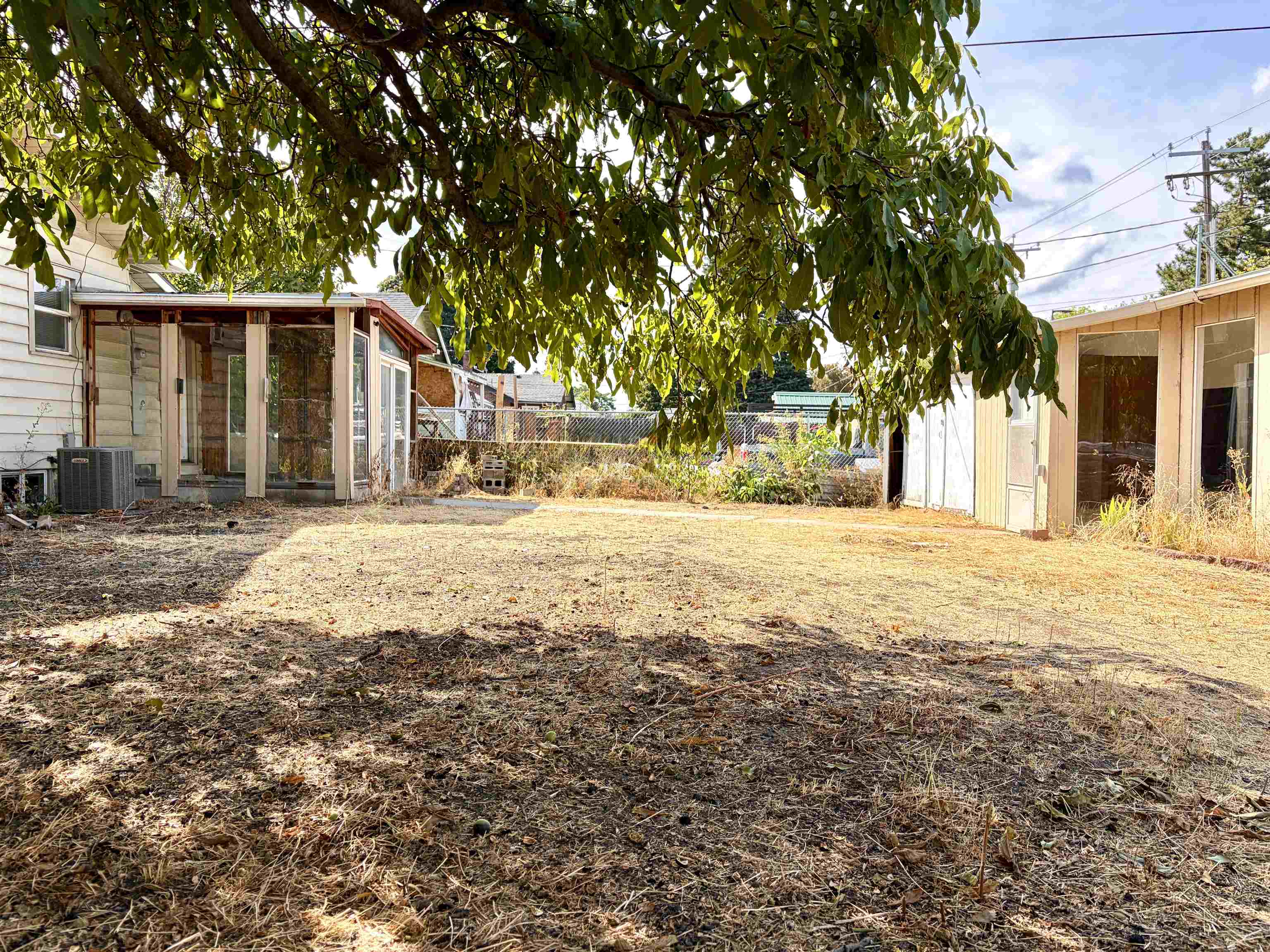 3923 E Pacific Ave - Photo 32