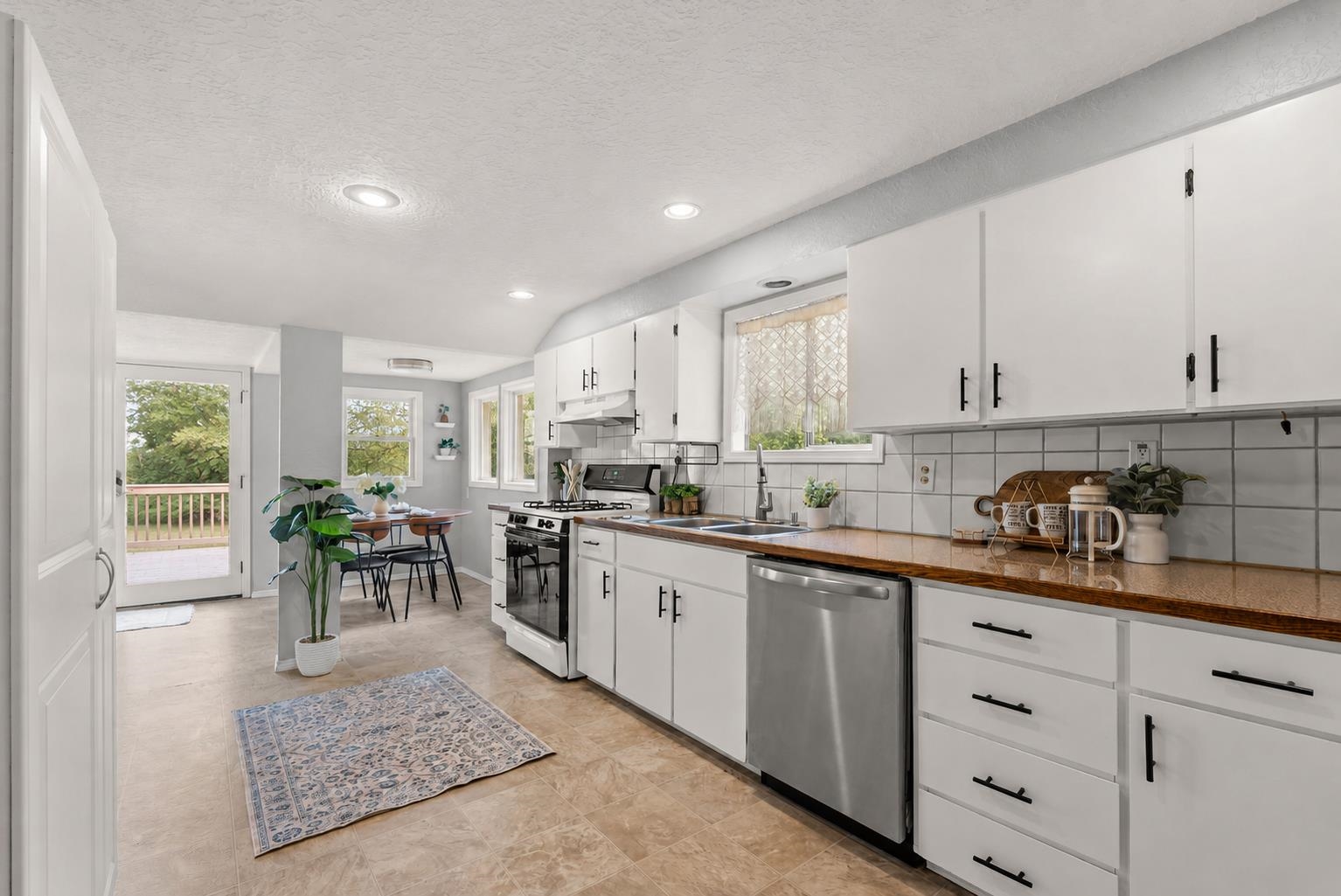 3929 E 8th Ave - Photo 8