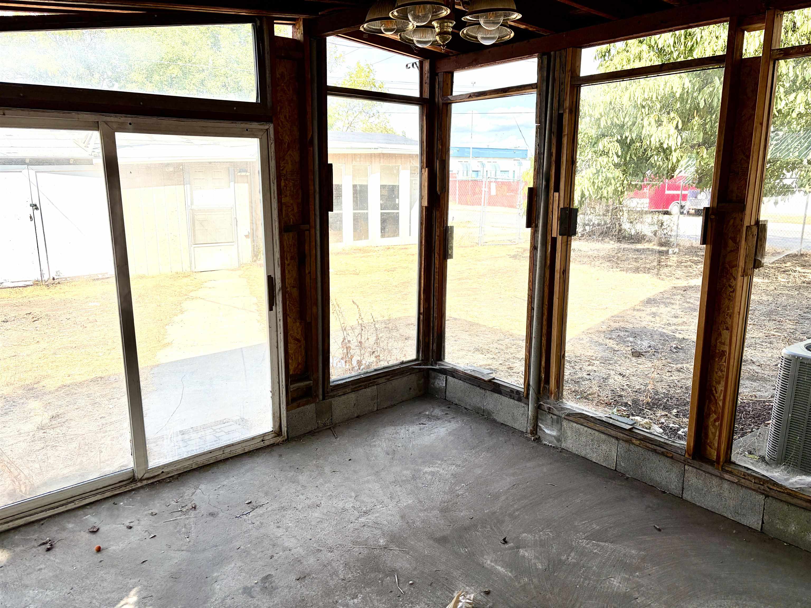 3923 E Pacific Ave - Photo 29