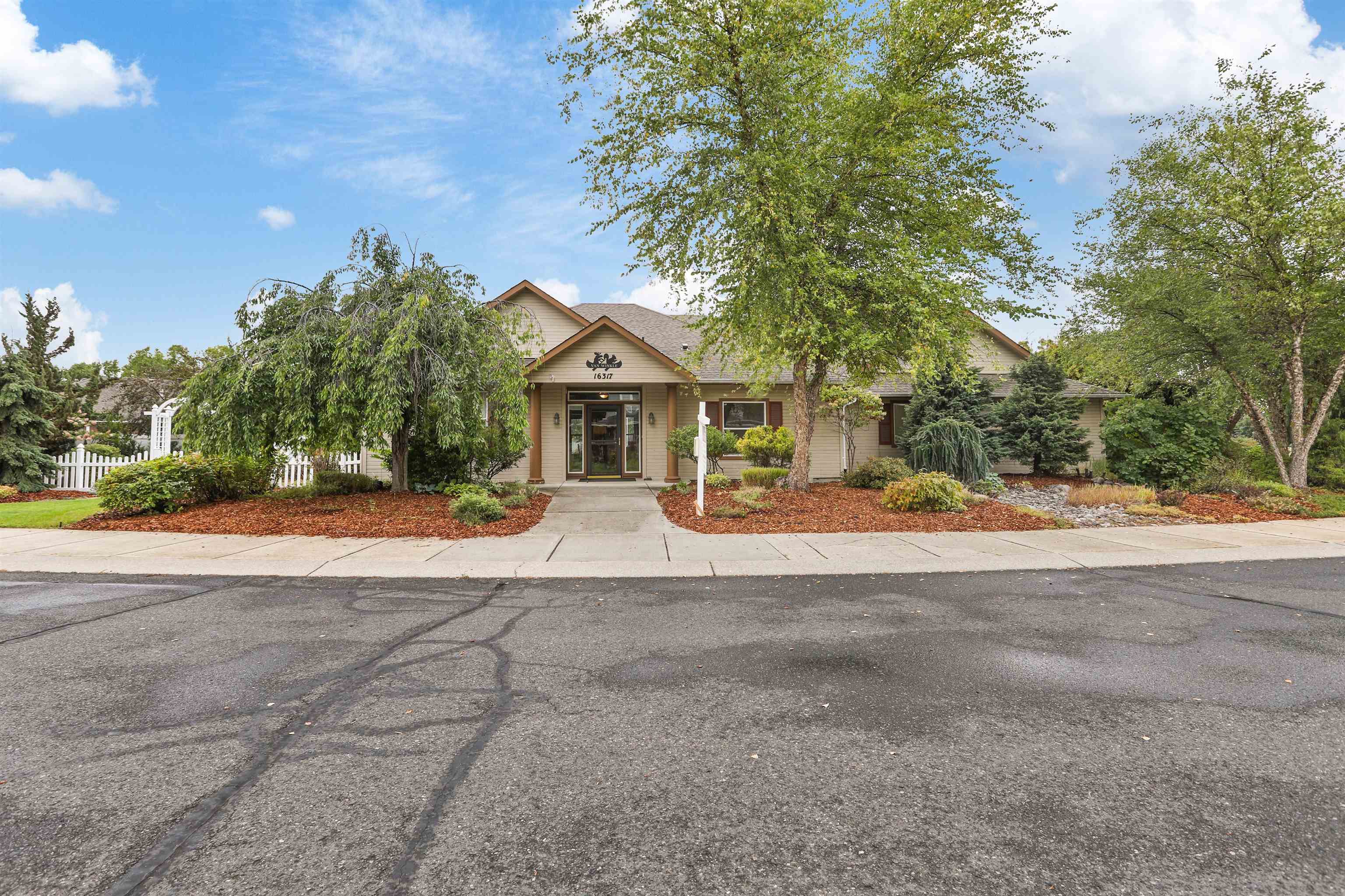 16317 N McKinnon Ln - Photo 1
