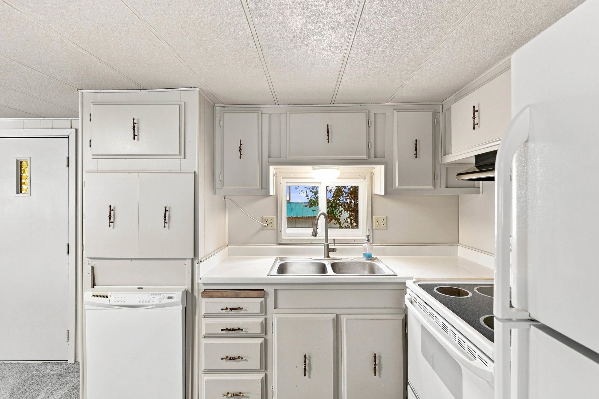 1211 E Lyons Ave - Photo 9