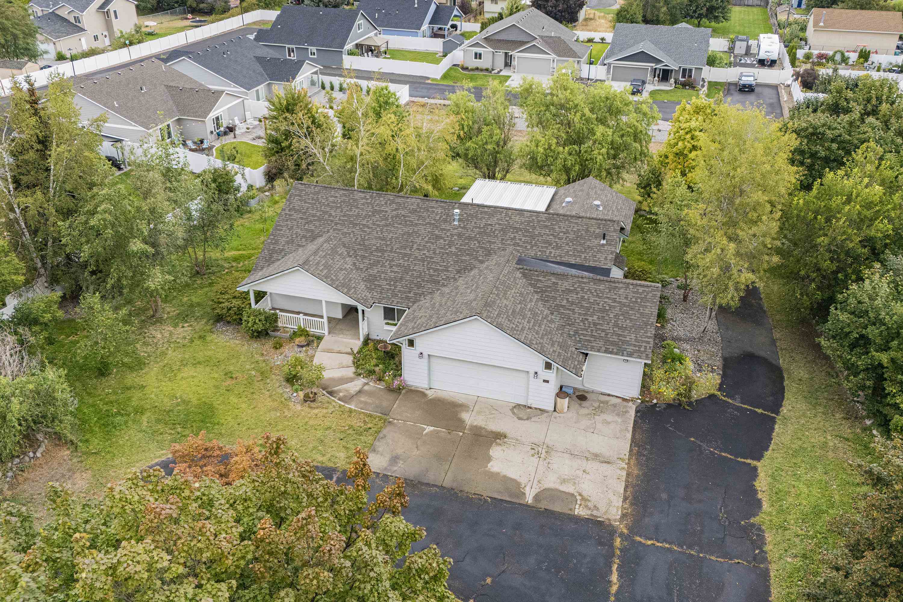 14023 E 12TH Ave - Photo 5