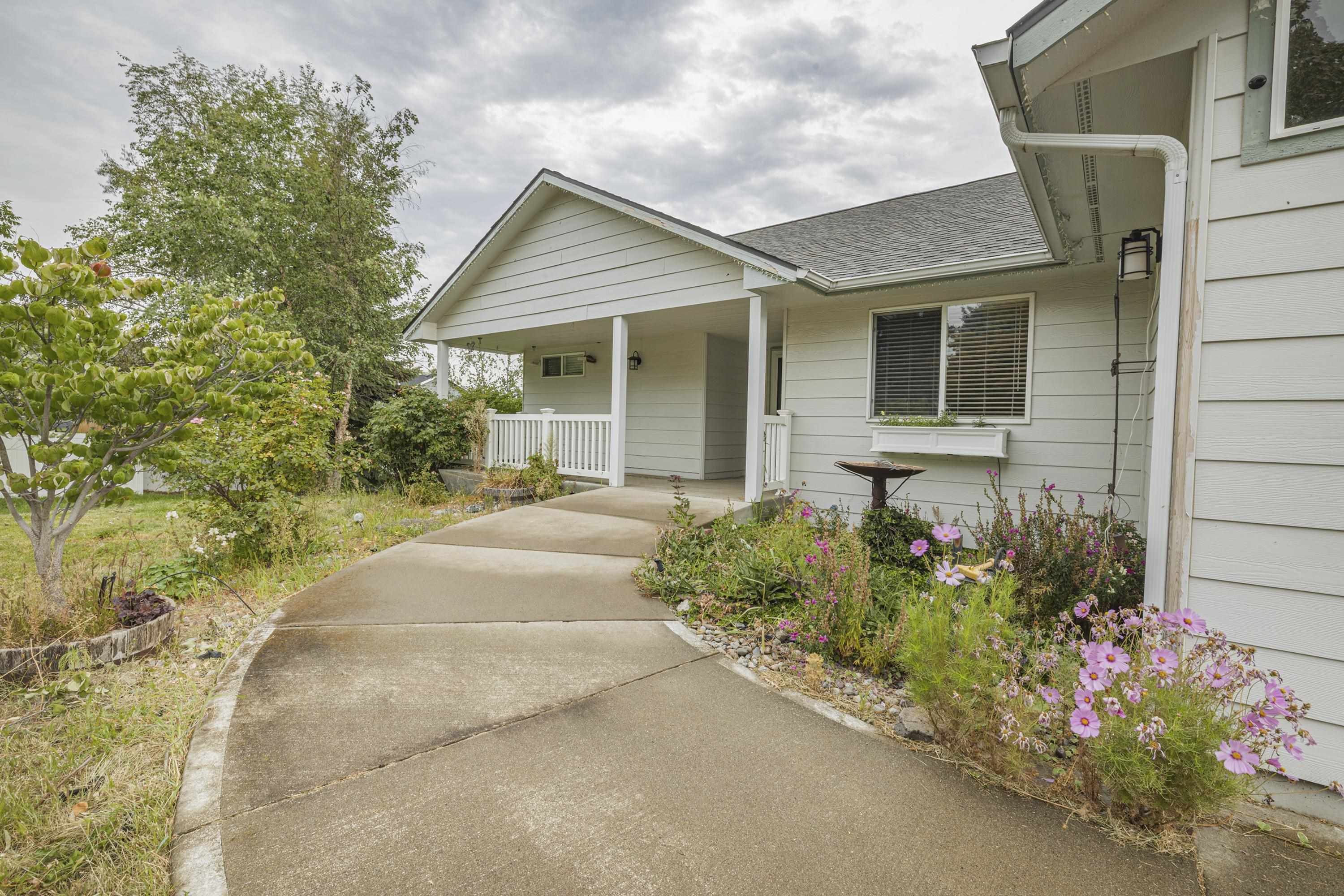 14023 E 12TH Ave - Photo 3