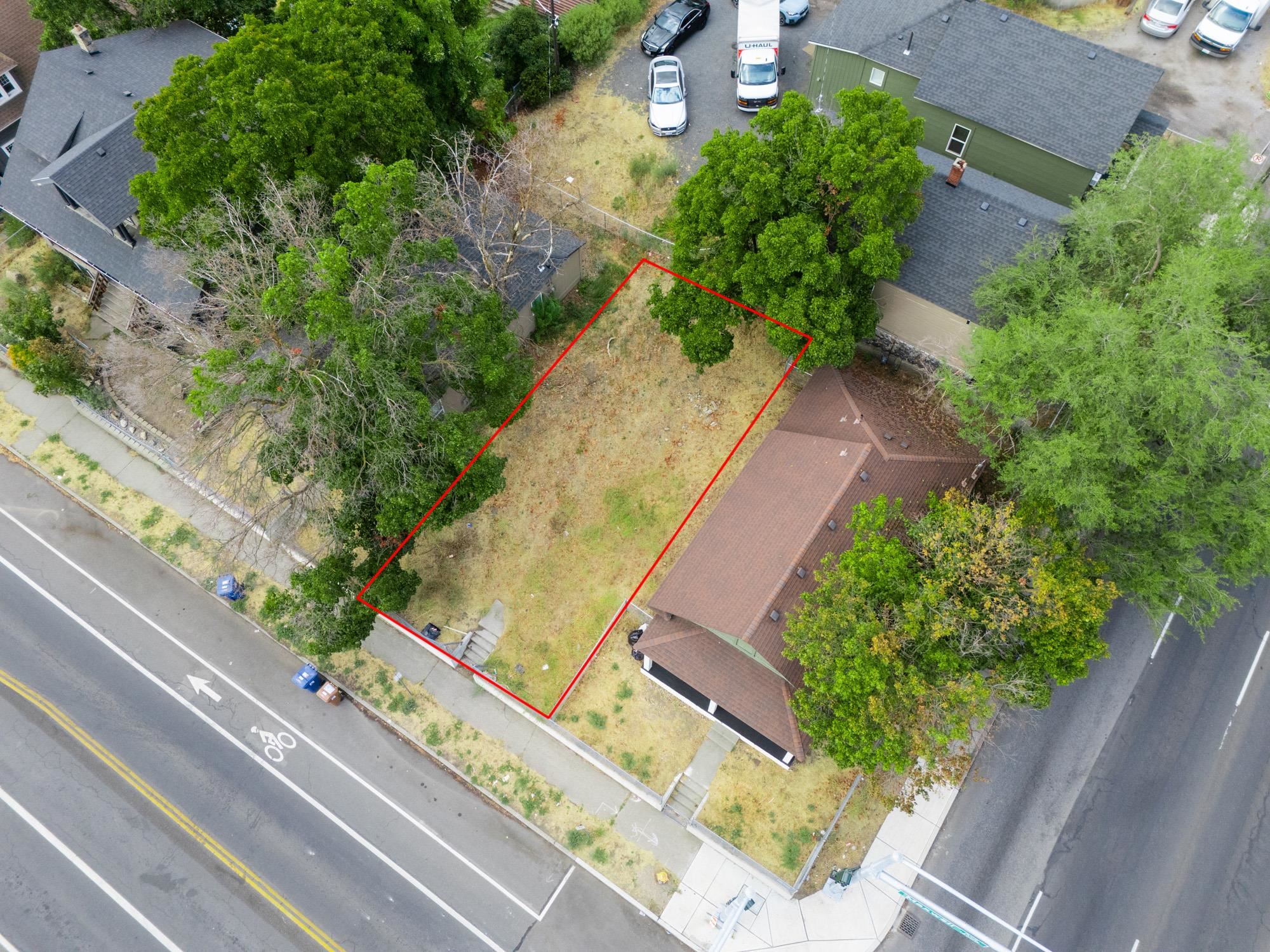 1606 W Maxwell Ave - Photo 3