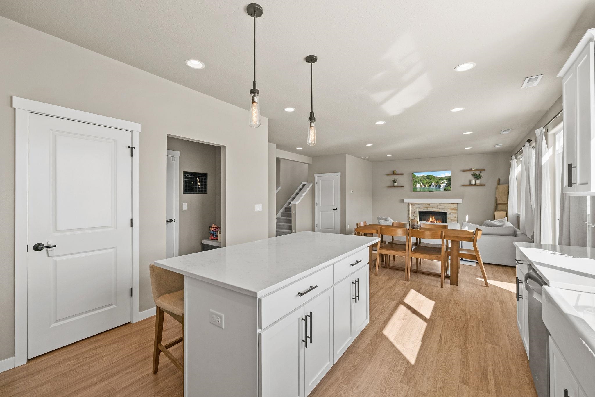 1650 N Meyers Ct - Photo 8