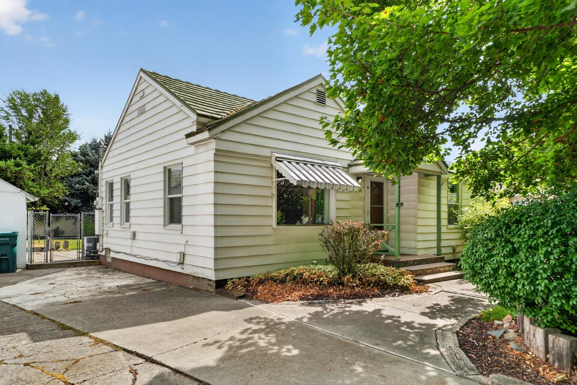 10208 N Andrew St - Photo 1