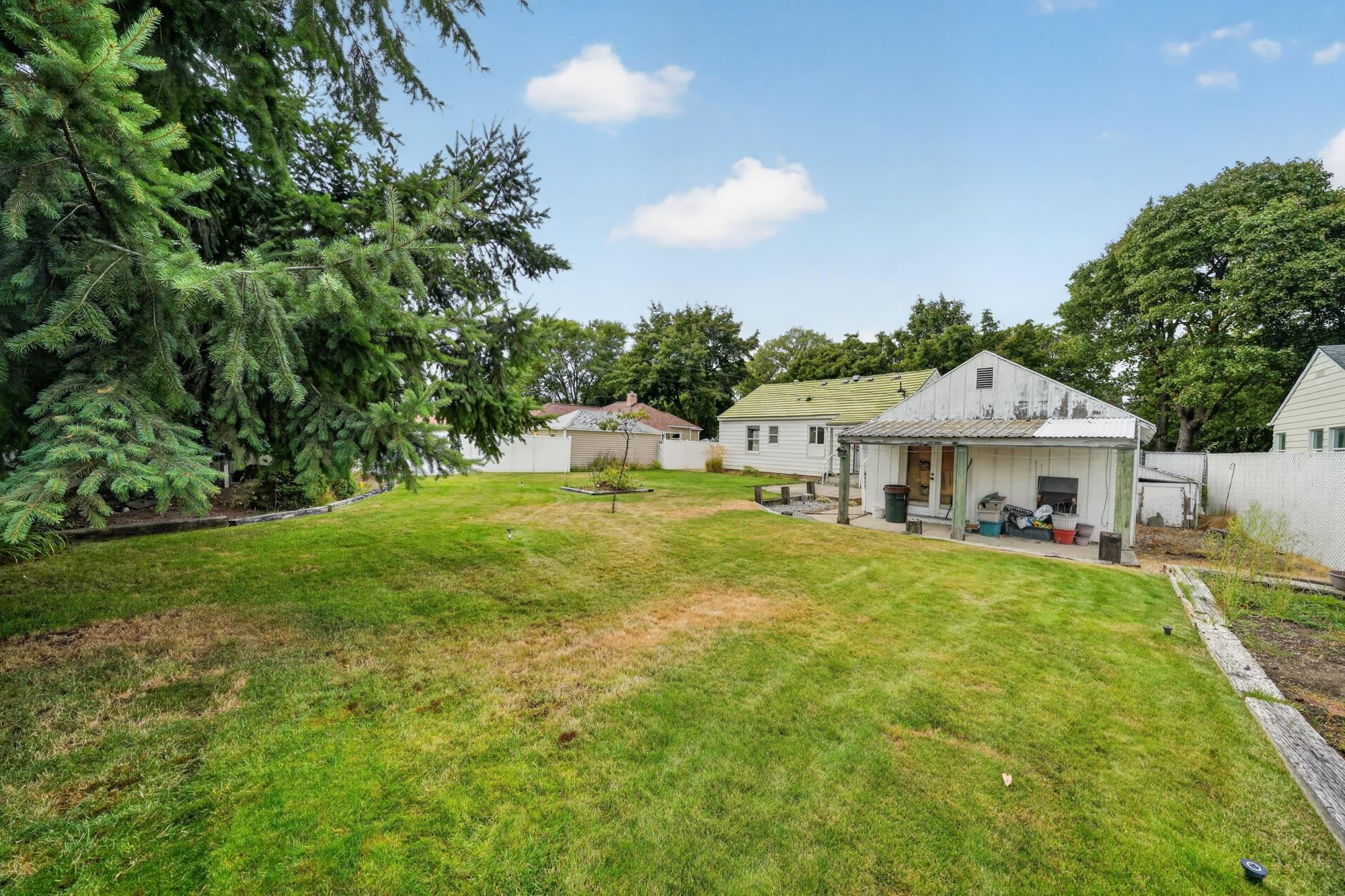 10208 N Andrew St - Photo 24